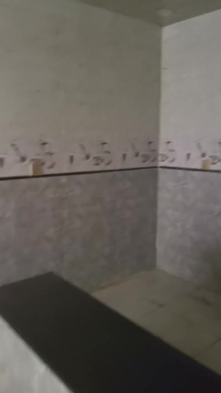 شقه للايجارحي القدس مقابل الانصار250م غرفتين وصاله مطبخ وصحيات نضافه%ب%
سعر350الف ***********
