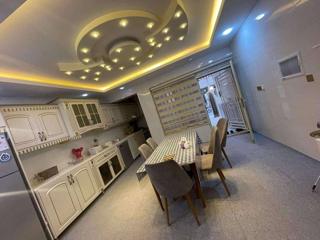 بيت للبيع منطقه (١٢١ كولان ) هفالان
مساحه 100 متر 
مكون من ....
✅️٣ غرف نوم
✅️صاله 
✅️مطبخ حار وبارد 
✅️حمامات 
(الكاونتر من ضمن البيت )
للاستفسار الاتصال على الارقام التاليه واتس اب 
المحامي والوسيط العقاري .....
***********
***********
***********
عقارات ليان جان للتسويق العقاري
