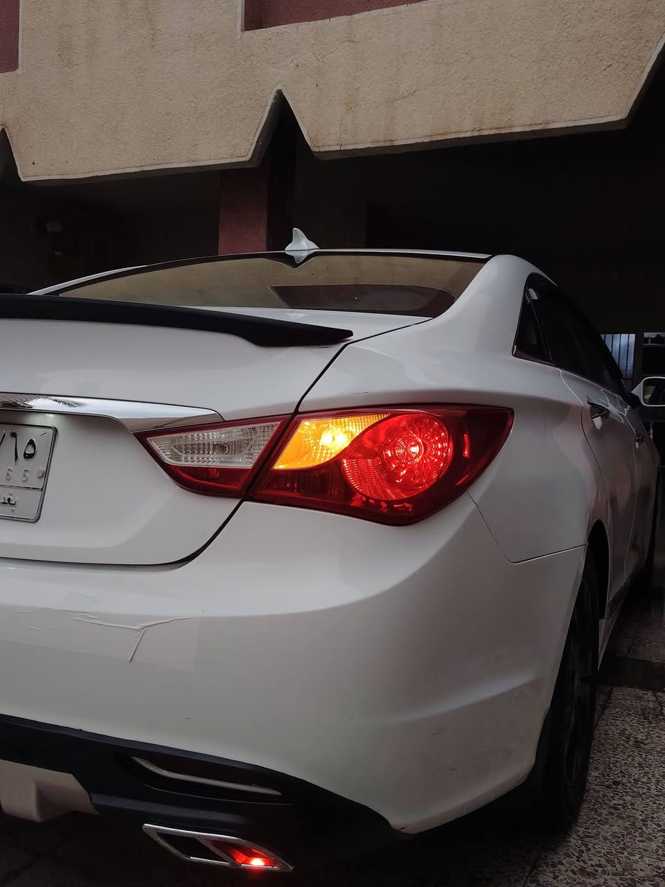 بسم الله ماشــــــــــــــاء الله الله يبارك 🔥🔥
الـنوع : HYUNDAI
الفــئة : SONATA          
اللـون : ابيض           #نضيف_فول
سعـة المحـرك : 2400🔥
بـنزين اصليه 🔥
الطـلاء : جاملغ امامي خلفي وباب خلفي جه يسرئ
خَـاليـة مِنَ القَصْ و الخياس ✋
سـنة الصـنع :2013❤🌤
الحـالة : مُمتَــٰـازَة ✅
إستيــراد امريكي💥
رقم....♕الانبار 🇩🇪الماني  📋
الممـيزات :  ⤵️🎖 
فتحه سقف
بصمه تشغيل وابواب وصندوك💯
كشنات جلد💯
تدفئه تبريد مقاعد  امامي خلفي🥶
تبريد قطعتين 🥶
مرئئ عاكسه +اتصال💢
تبريد بيانو💯
سيدي چنچر6اقراص💯
اشاير بل مري جانبي💯
لايت زنون امامي اصلي 💯
تحكم ستيرن جهتين 💯
كشن كهربا💯
دمام دشبول خلفي بلادي شغال صوت طرب 👻💯
ويل كب بلادي حجم 17 اصلي مطلي اسود لامع 💯
صاجي ملكي اسود داخل بل كامل
وستيرن صاج اسود ملكي بلادي
اسود ملكي🍯 🍓 
انضمه💢💯
نضام ايكو
ABSنضام
كروس سرعه
اشاره ترحيب 
العيـوب : لا يوجـدْ بإذنِ الله 💯
المسـافة المقطـوعة :  163 الف  KM 
نـاقل الحـركة : أوتوماتــگ - Auto
طـريقـة الدفـع : گـــاش - Cash 
او مراوس
____________________
للإستفســار أگـــثــر ↘️⬇️↙️
السعر :  123 
رقـم الهـاتف : ***********
                     
المـكان : الانبار الرمادي شارع 20
