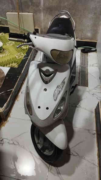 ماكس منغولي دراجه كامله مابيها اي نقص مفتوحه بس ولفات الدراجه احله من الصور

سلف هندر كهربائياتها كلها شغاله

مكاني ناصريه مركز للبيع او مراوس بماكس عدله ب600 وبيها مجال 

***********
