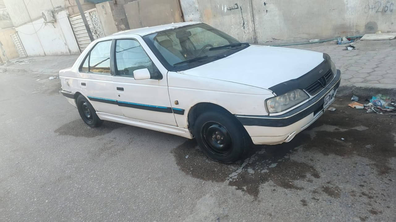 سلام عليكم سياره بيجو 405 للبيع ١٩ ورقه وهذه رقم الهاتف  *********** بي وتساب وشريحه البصرة, العراق
