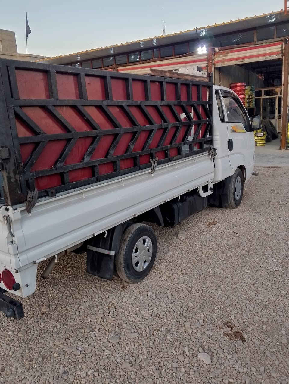 السلام عليكم سياره  كيا بينكو موديل 18 رقم بابل ارقام موجود انكليزي سياره مصفره من ضريبة وغرامات سياره بسمي مكان بابل القاسم رقم ***********
