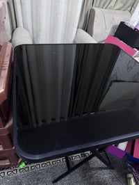 طاولة طعام • زجاج مراية • كبير وثقيل