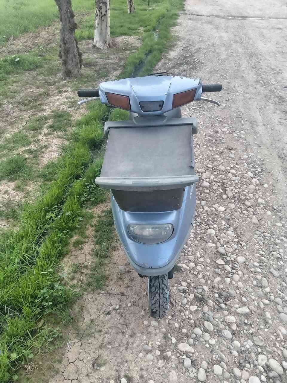 ماطور  بزون وايرمانيه شغال شاصي ملحوم سعره 140 بيها مجال *********** مكاني حي صدام
