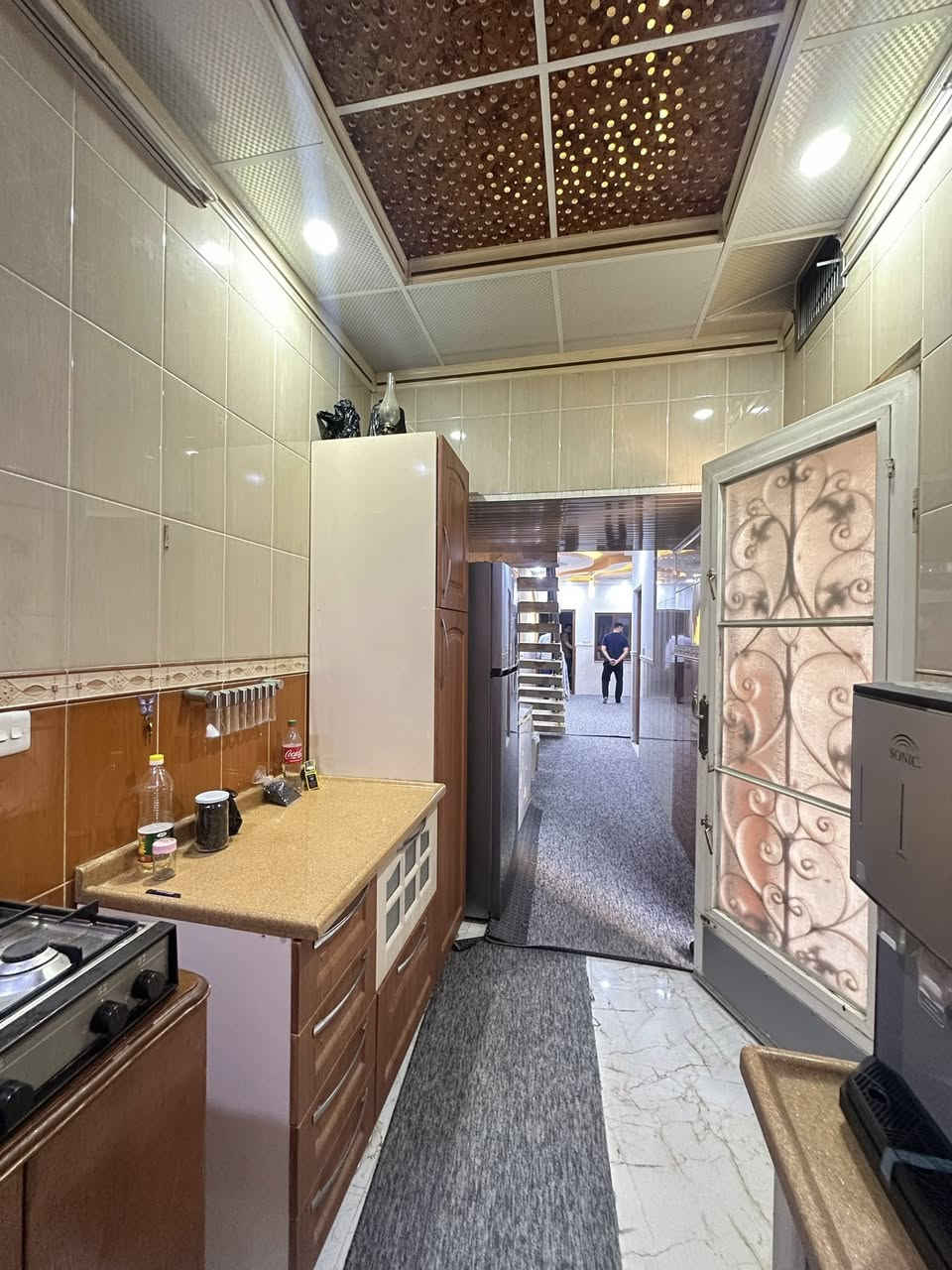 🏠دار للبيع ✅ حي الرفاق🏠
⬅️داخل فرع جامع الروضة المحمدية
⬅️موقع مميز
⬅️️ مساحـة  100 متر
⬅️واجهة 5 متر
⬅️أتجاه قبلة
⬅️طابقين 
⬅️الطابق الاول يحتوي على ، كراج ، مطبخ ، استقبال ، هول ، صحيات ،١ غرف نوم ، 
⬅️الطابق الثاني ،هول ، صحيات ، ٢ غرف نوم ،
⬅️تحويل مباشر
⬅️شارع 10

تفاصيل اكثر يرجى مراجعة المكتب
___________________

***********📞

***********📞

نستقبل عقاراتكم و طلباتكم على الارقام اعلاه
