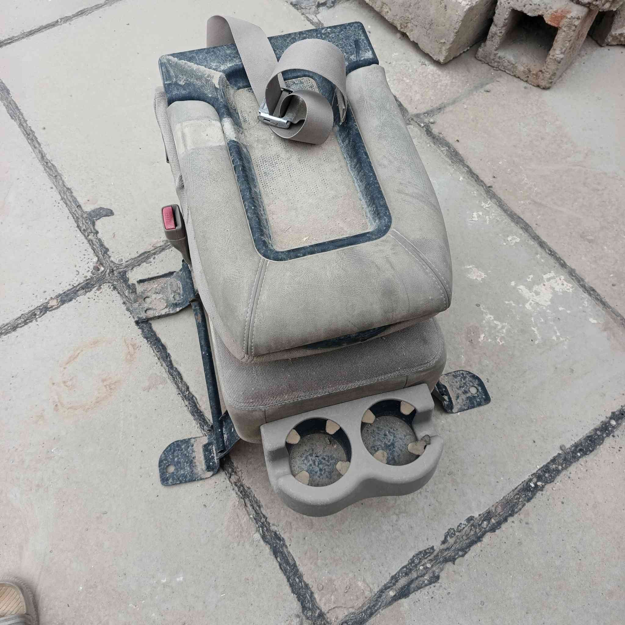 سلام عليكم ورحمة الله كشن قلاب مال قطع للبيع يرادلة غسل فقط قبل ٧٥ مكان أبو غريب *********** بي واتساب
