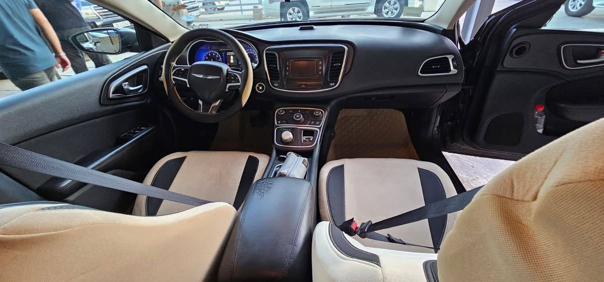 ﷽
C200
مودیل ٢٠١٦
٤ سلندر 
فول مواسفات ما عدا فتحە 
١٣٠ الف ماشیە 
١ قتعە سبوغ ٢ قتعە کلیر 
بدون دواخل بدون ئەیرباک 
سنویە جدید هزە جدید تاقم تایرات جدید 
سعر ٩٨ ورقە بیها مجال 
مکان سلیمانیە 
***********
