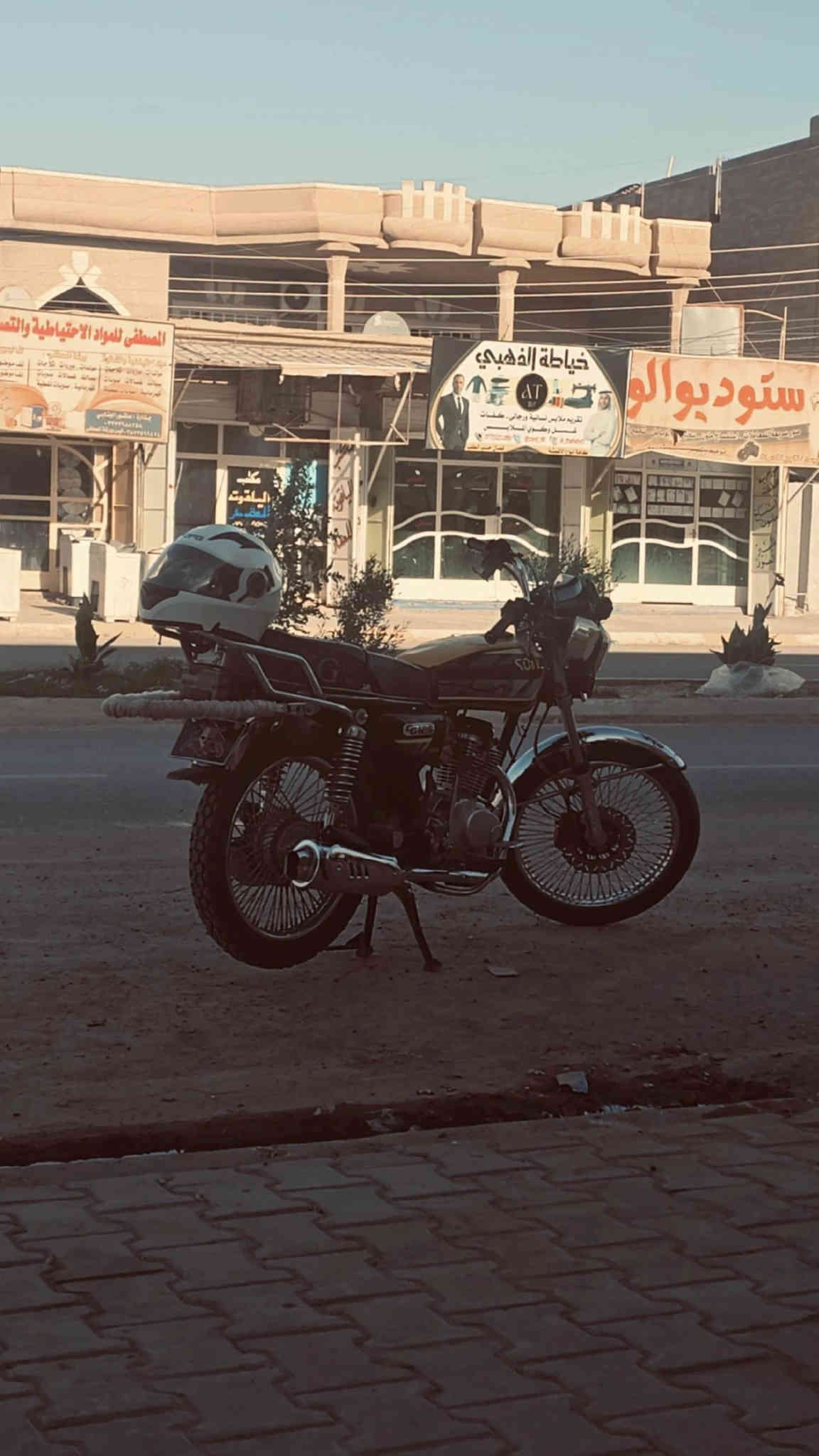 تايكر 24  باب اول وزن ثقيل صالنصه رياضي كهربائيات كلها كامله شلعه ومعدل شرط وما مفتوح شرط 600 قفل
*********** بيع فقط بدون مراوس
