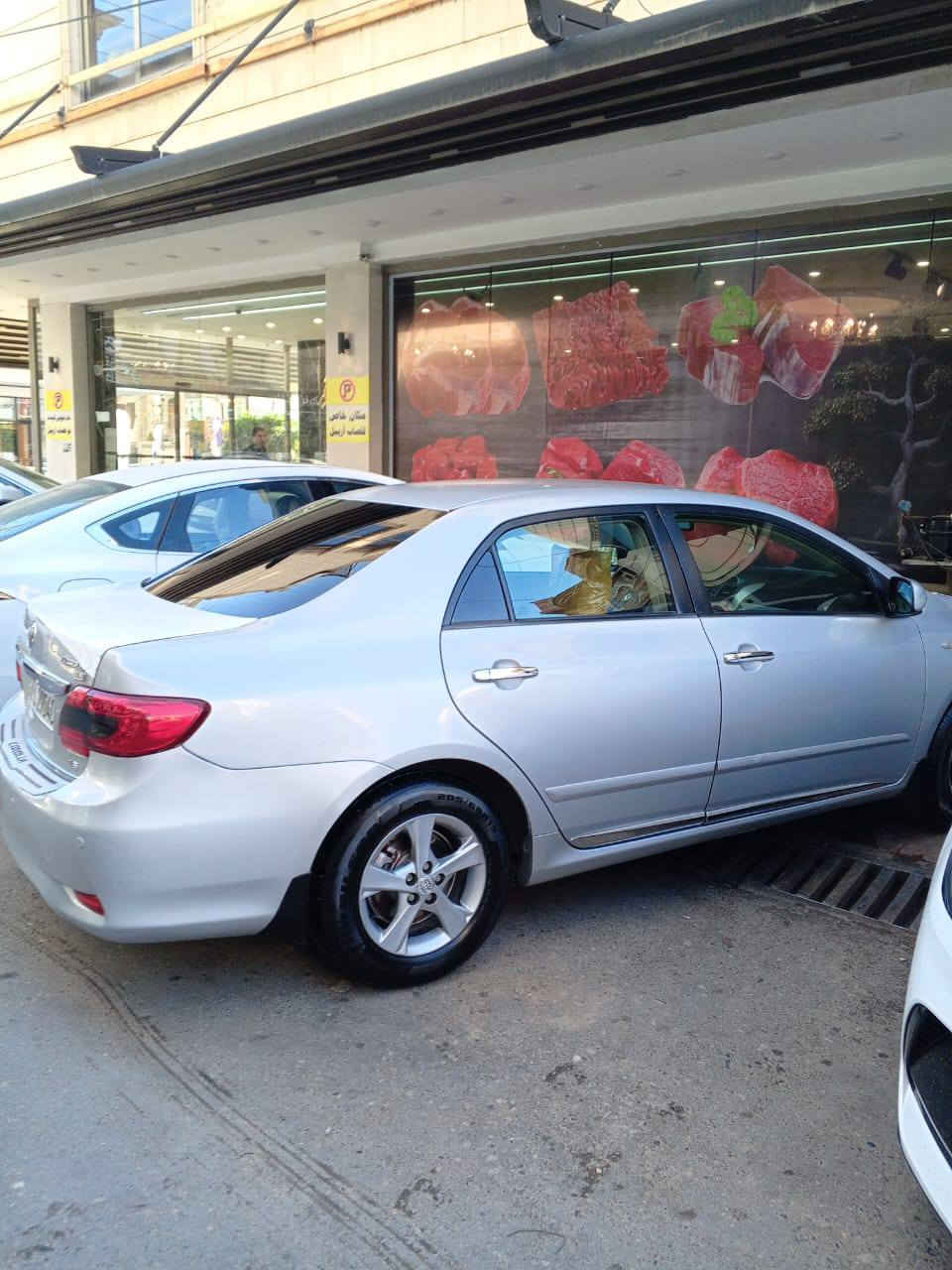 قطعة نادرة بسعر مناسب جداً 108 $ نقداً فقط
كورلا 2011  بوند مبدل بلادي وجاملغ بي صبغ قليل كير محرك صدر رقم كله جديد مكاني القيارة 
بيع فقط ونقدا 
***********
