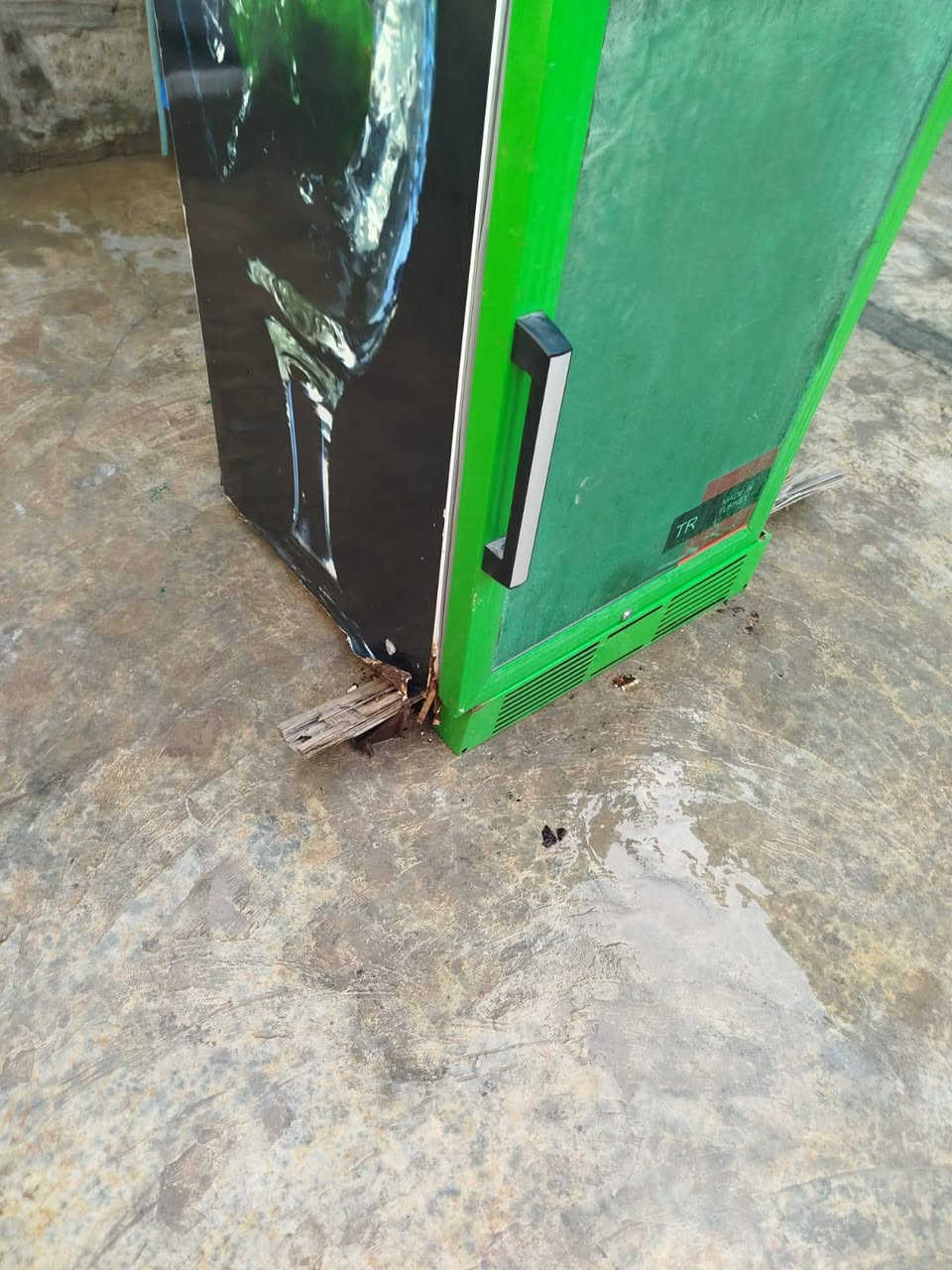 عارضه براد للبيع شغال بس بي خياس من جوه متطور جديد شاده السعر 100 الاتصال ***********
