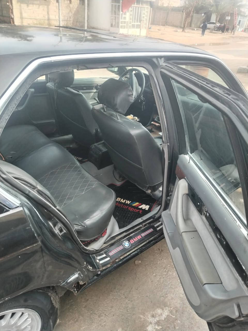 سلام عليكم اخوان للبيع وترهم مراوس شنو الي عندك نزل سيارة كير مكفول ومكينة بيهة تنقيص بس متبخر شلعة وبطناش فول حدادية جديدة تايرات نص عمر رقم بصرة مشروع وطني بسمي سيارة اداورلك ثاني يوم مكاني نجف الاشرف رقمي *********** وسعر ب٣٣وبيهة مجال بصيط
