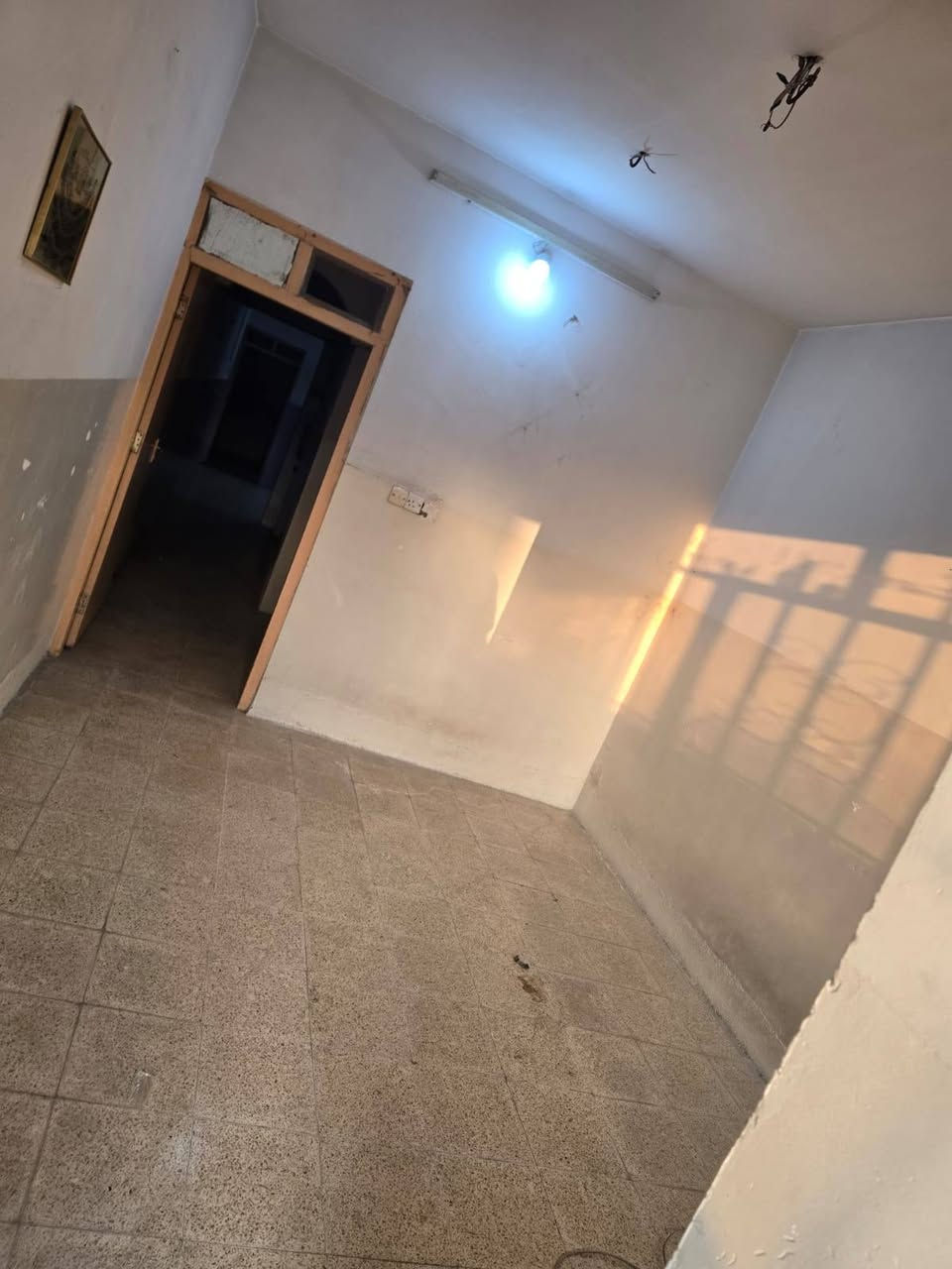 الايجار بيت طابق ونص
حي الميثاق مقابل السوق
المساحه 100 م السعر الايجار 300
الطابق الاول غرفه وهول استقبال مطبخ ومشتملات 
الطابق الثاني غرفتين صغار
***********
***********
