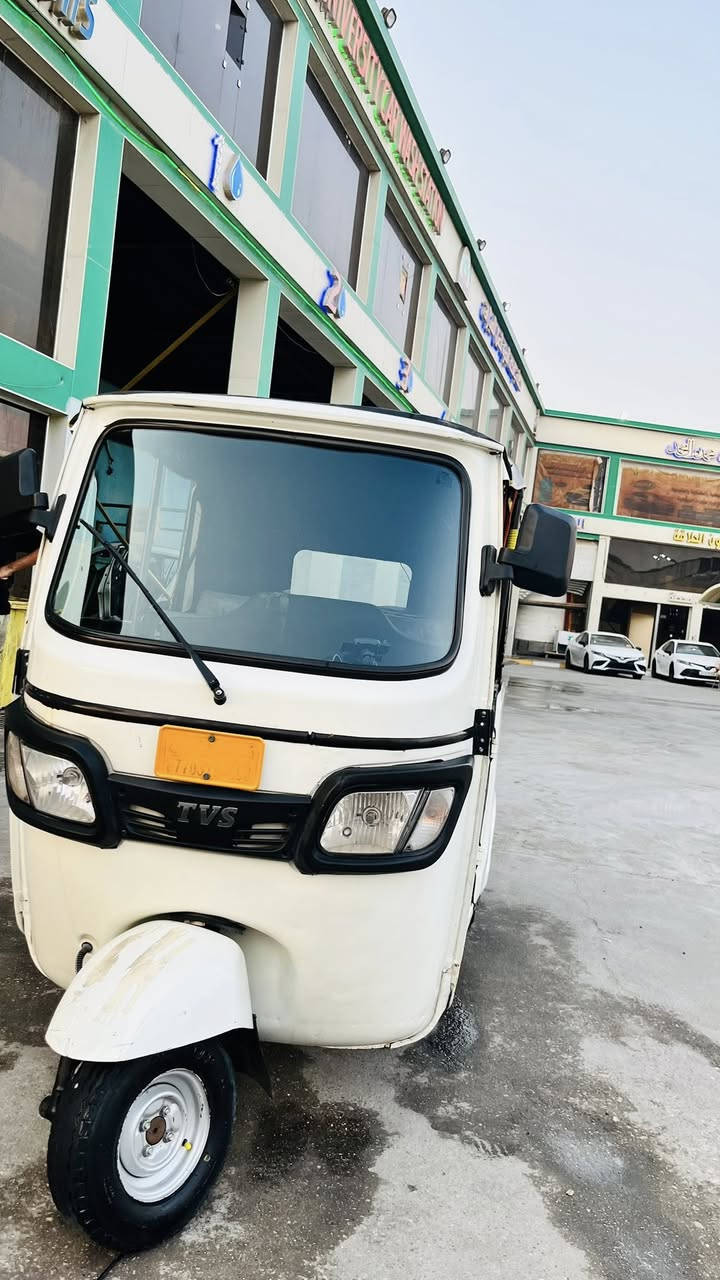 تكتك مديل 2022رقم وسنويه مكينه مجفته و بيه بس ضربه بلغد والباقي كفاله من الضربه  سعر 7وبيه مجال بسيط رقمي ***********
