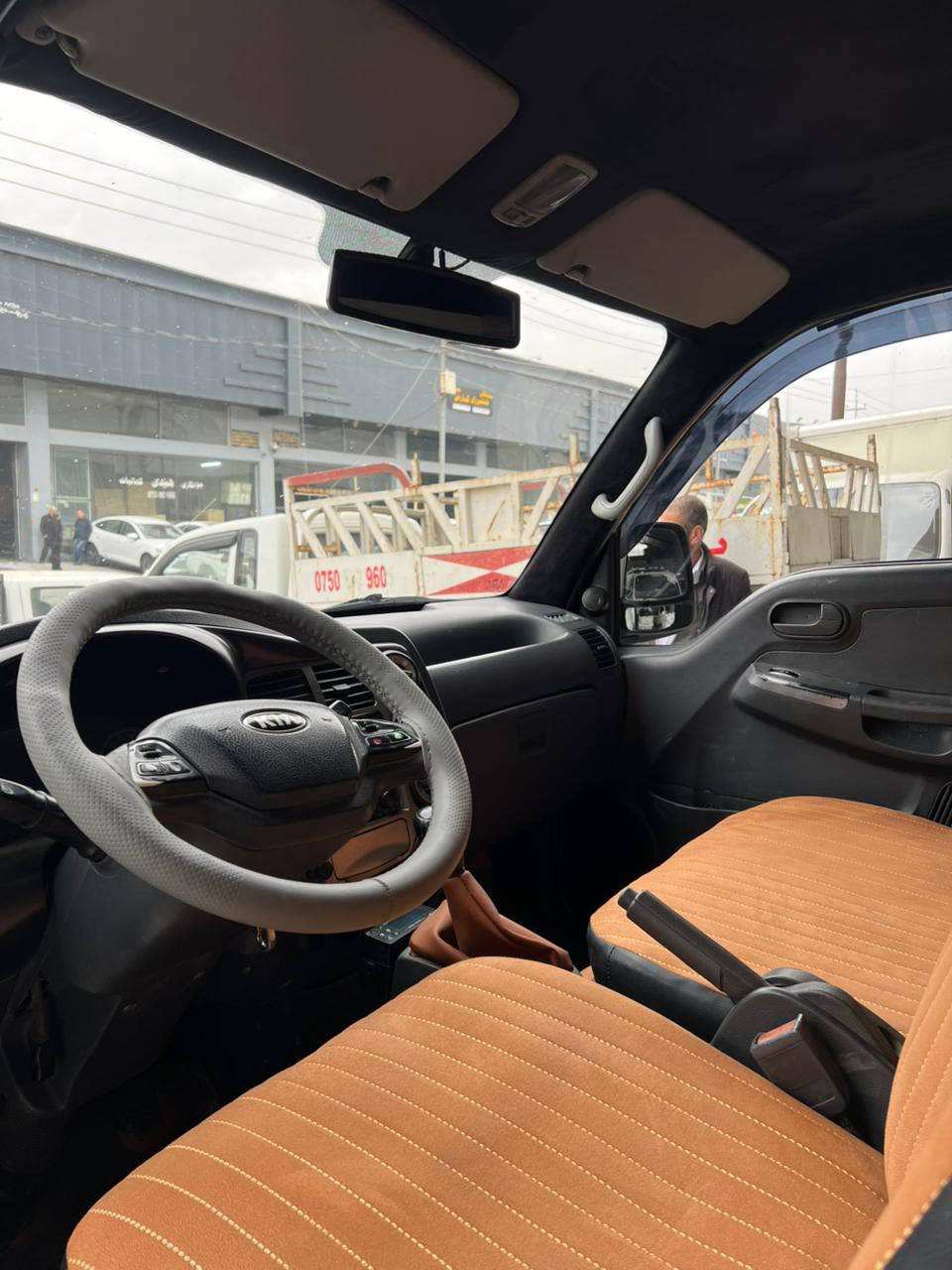 كيا براد موديل 2014  بس بوليند  صبغ فقط  براد شغال شرط شغال مكينة بشرط سيارة كفولة كفالة عامة رقم سنوية جديد. سيارة جديد خير من الله سعر175مجال رقم موبايل ***********
