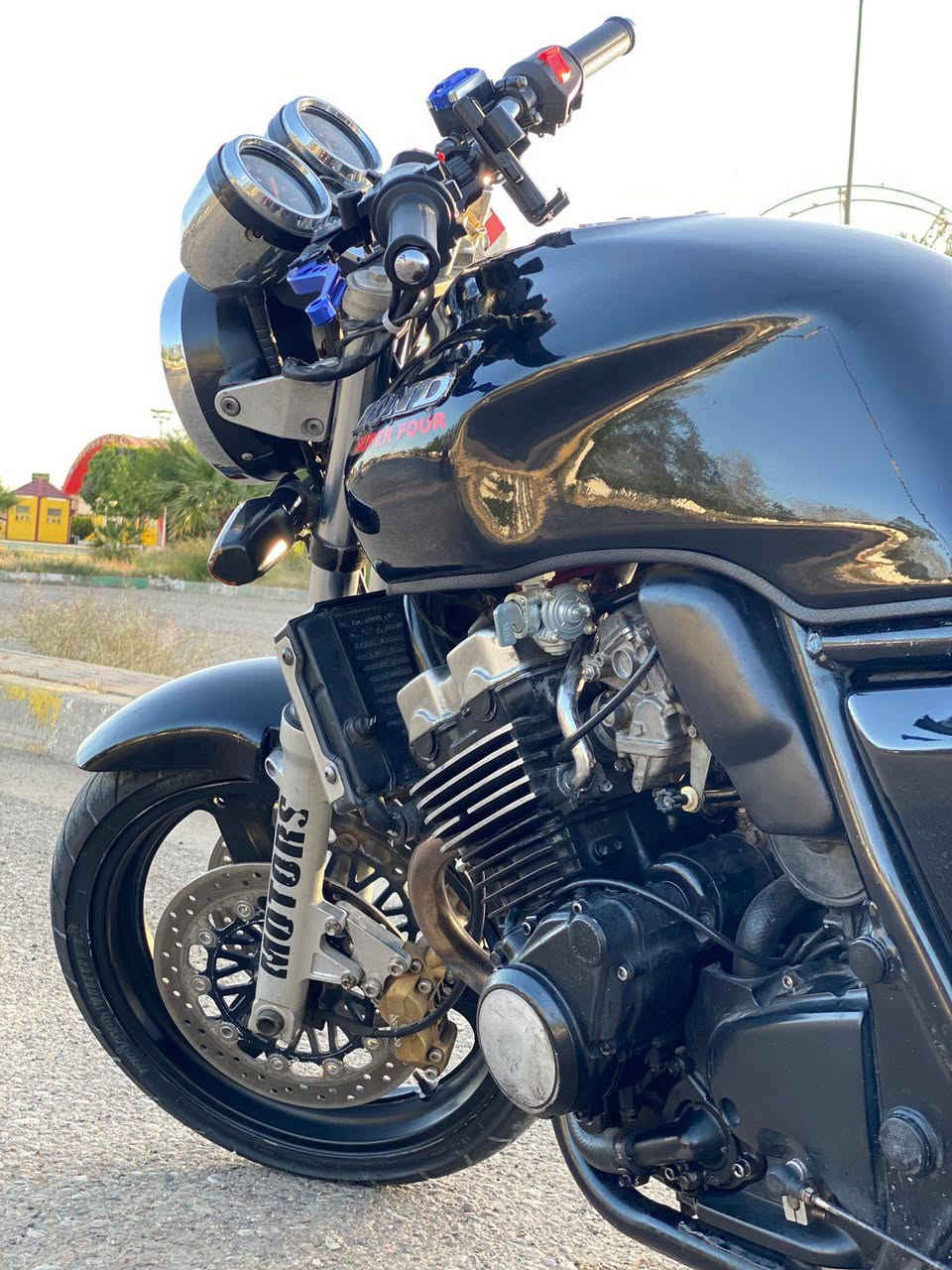 سلام عليكم 
بطح Cb400 محرك كبس بدون نقص دراجة جديد ماشالله بدون رقم بدون أوراق 
مكان دراجة كركوك 
خاص ماكو .... رقم موجود 
سعر ١٤ ورقە و بی مجال قلیل 
***********
ماتۆڕ بەطح Cb400 
مەکینە کەپس ماتۆڕەکە بێ نەقسە ماشااللە ی لێبێت لەگەل ماڵی هەموو لایەک 
موشەتریت نامە مەنێرە تەلەفون بکە خزمەتت ئەکەم 
بێ ڕەقەم بێ ئەوراقە 
نرخی ١٤ گەڵا و کەمیک مەجال 
*********** كركوك, العراق
