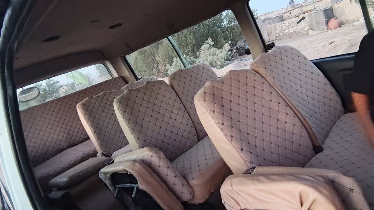 السلام عليكم من رخصة الادمن للبيع أو مراوس جنبي موديل 2014 رقم ديالى إنكليزي مكينه وكير و أكسل مكفولات بدي شوف العين مصفره غرامه وهيئة  سعر70و بيها مجال   رقم الهاتف***********

