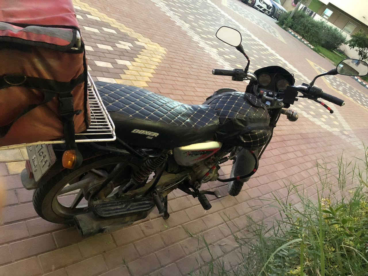 سلام عليكم بوكسر للبيع مديل 22 داخله 23 مرقمه مكفوله دراجه نضيفه مابيها نقص سعر 2100 هاذا رقم ***********
