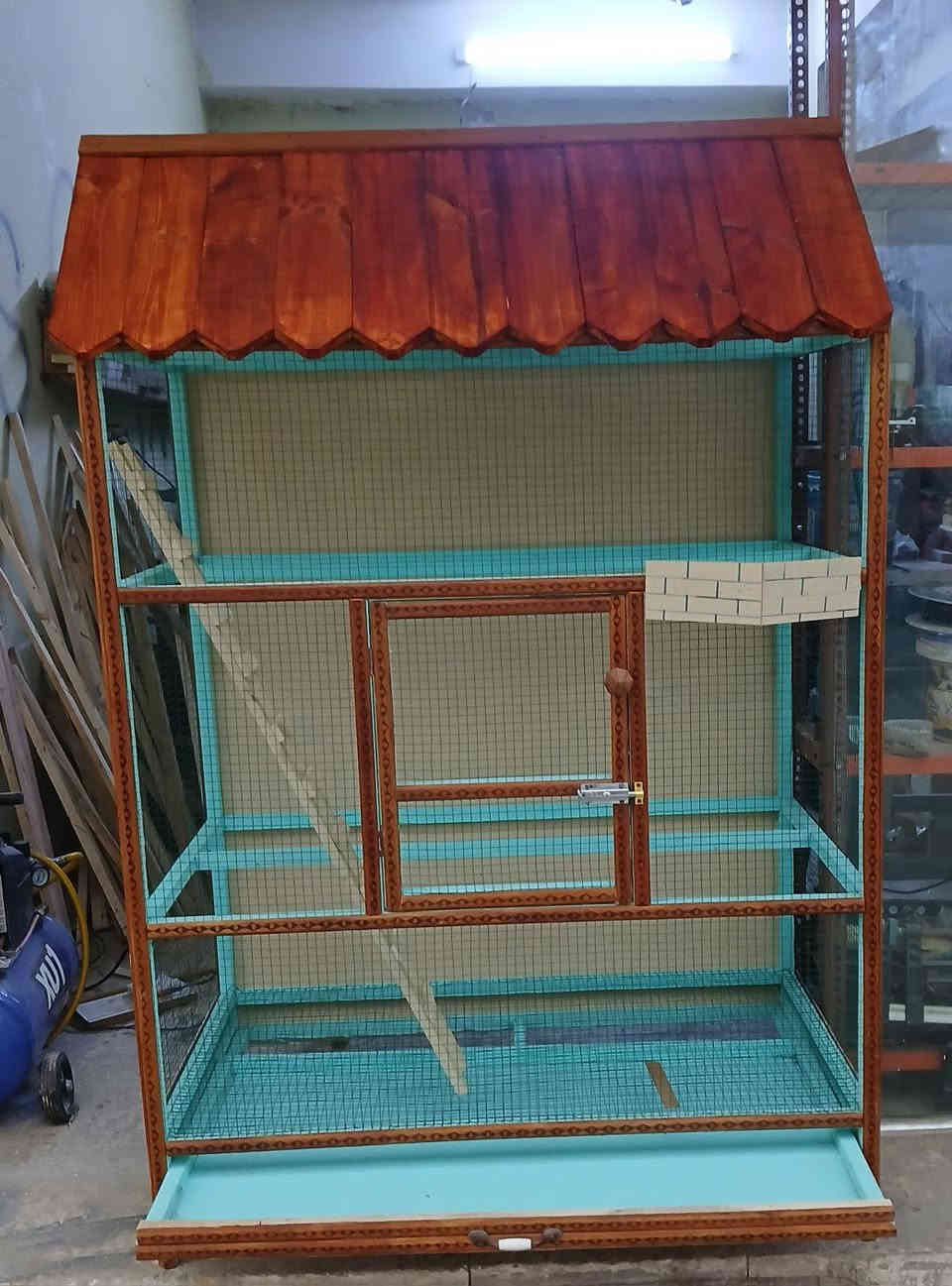 شغل تزكام
قفص متاح خشب صاج ثقيل 
التفاصيل 
الارتفاع متر ونص
 العرض متر و 5
النزال 55سنتيم
مجر تنضيف + مجر اكل 
درج العدد 1
المكان بغداد السفير العبيدي
#توصيل لايوجد 
السعر خاص

للاستفسار أكثر ***********

