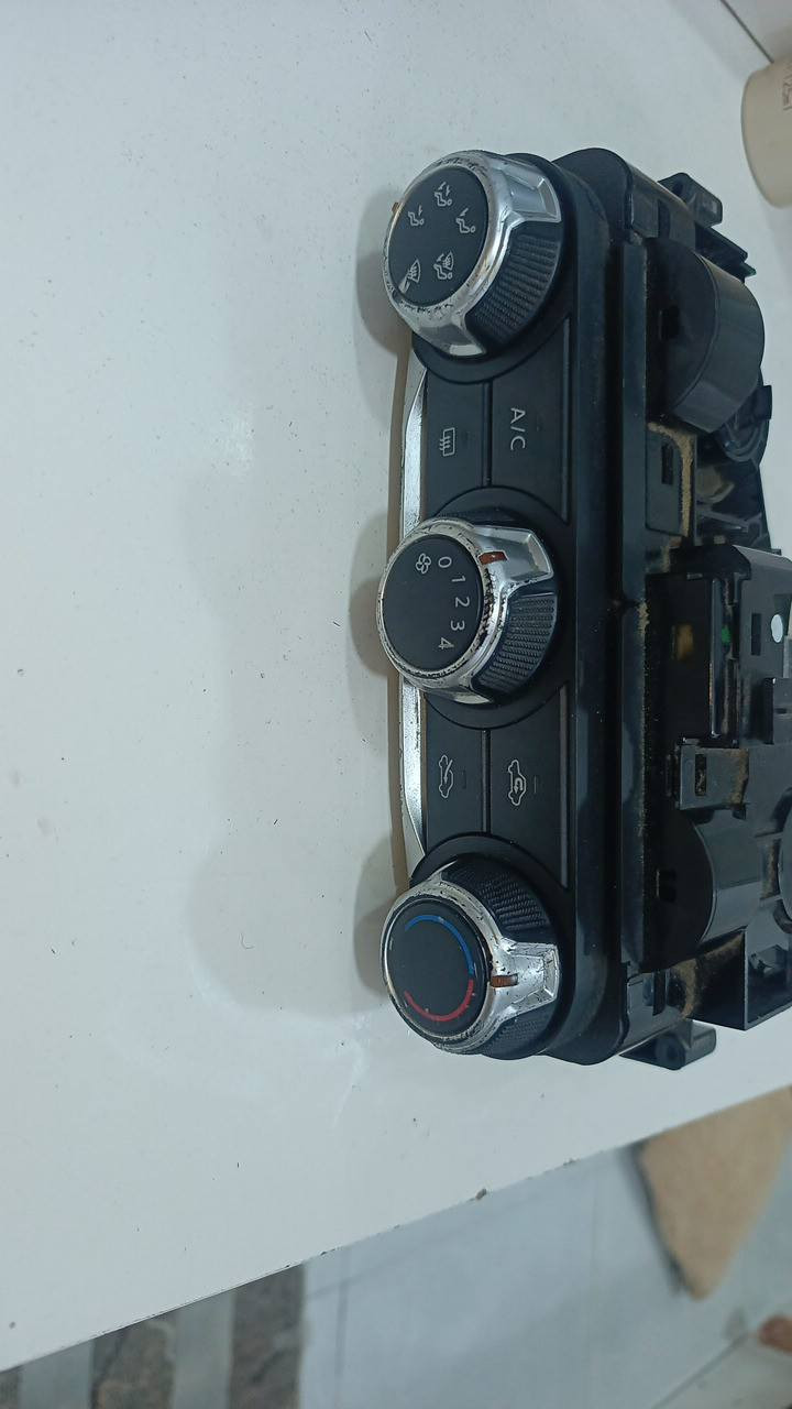 السلام عليكم وحده تحكم تدفئه و  تبريد شغاله مال نيسان فيرسا موديل 21 السعر 60الف وبيها مجال


**إذا كنت صاحب هذا الإعلان وتريد حذفه لأي سبب، رجاءا أرسل رسالة إلى الدعم الفني**