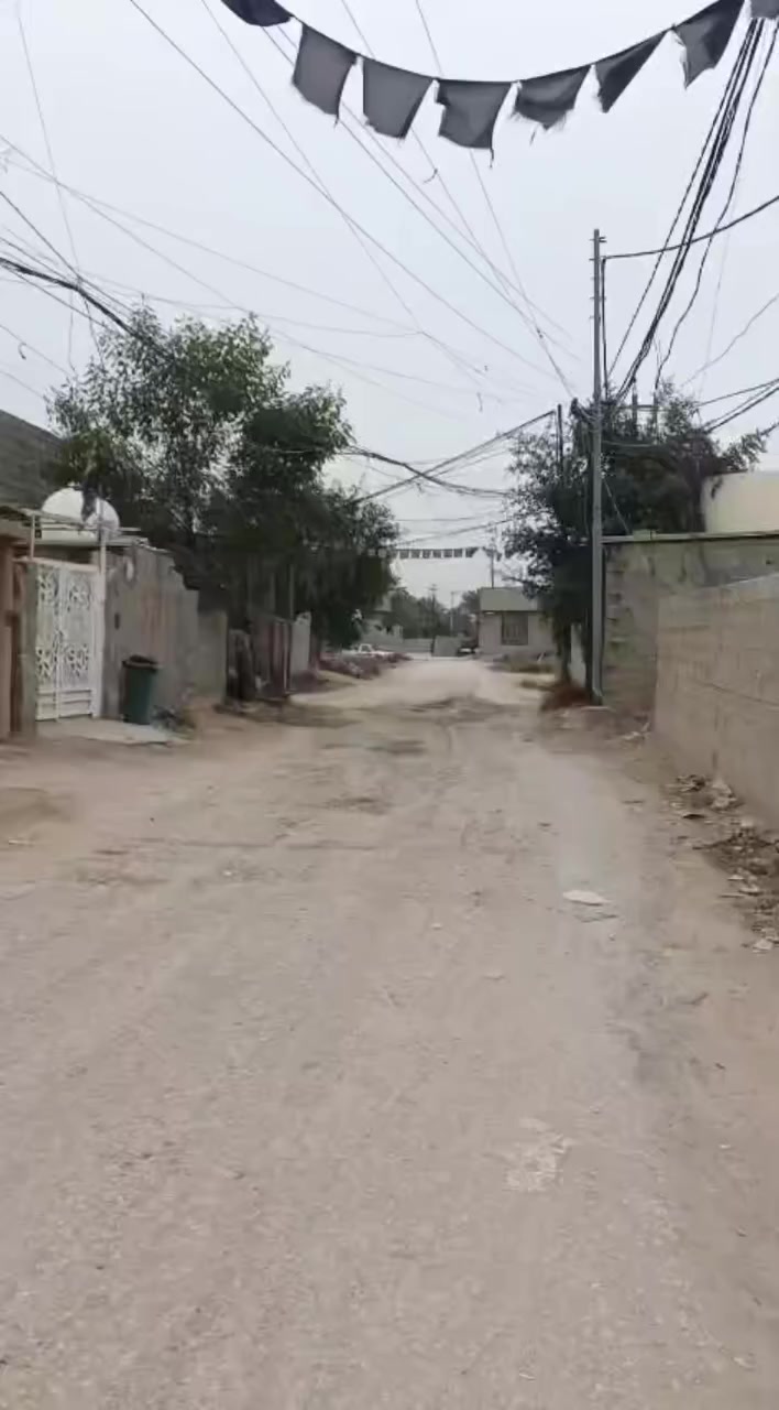 الهم صل على محمد وال محمد...
بيت مساحته 200م كربلاء -طوريج 
قرب سيطرة الابراهيمية منطقة العامرية/ 
تحت البناء 150م 
يتكون من غرفتين نوم 5*4
صحيات /حمام دخل فقط
مضيف 7*4
مطبخ 5* 5
صالة 8*4
كذالك  غرفة في الطابق الثاني /البيتونه8*4
باقي التفاصيل اتصل 
*********** سيد حسين
