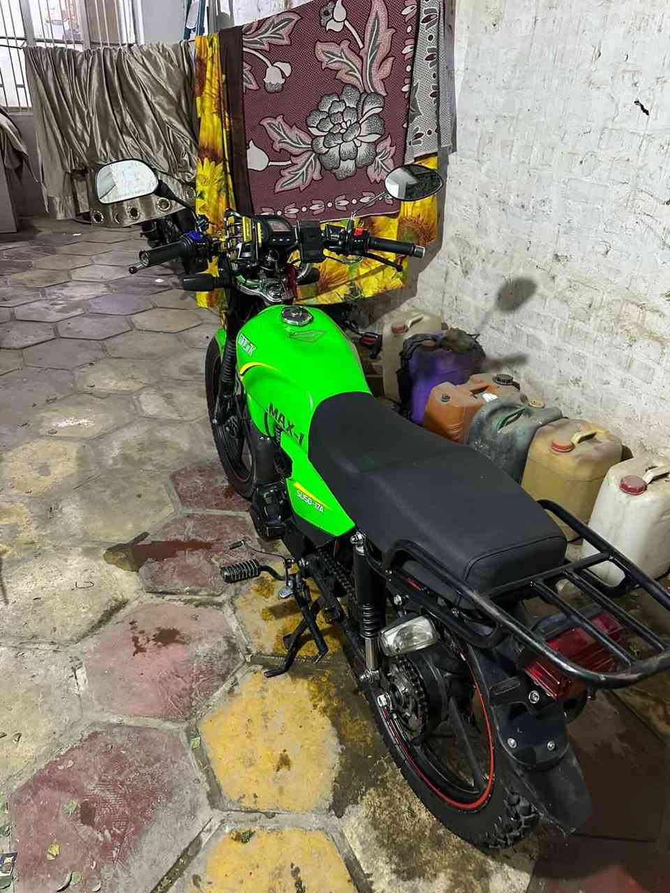 دراجة سونك 150 نظيفه وتخبل ومعتني بيها حيل اريدها مرواس بغير دراجة وانطي فرق ويفضل تكون بطح محرك 250 وفوك


**إذا كنت صاحب هذا الإعلان وتريد حذفه لأي سبب، رجاءا أرسل رسالة إلى الدعم الفني**