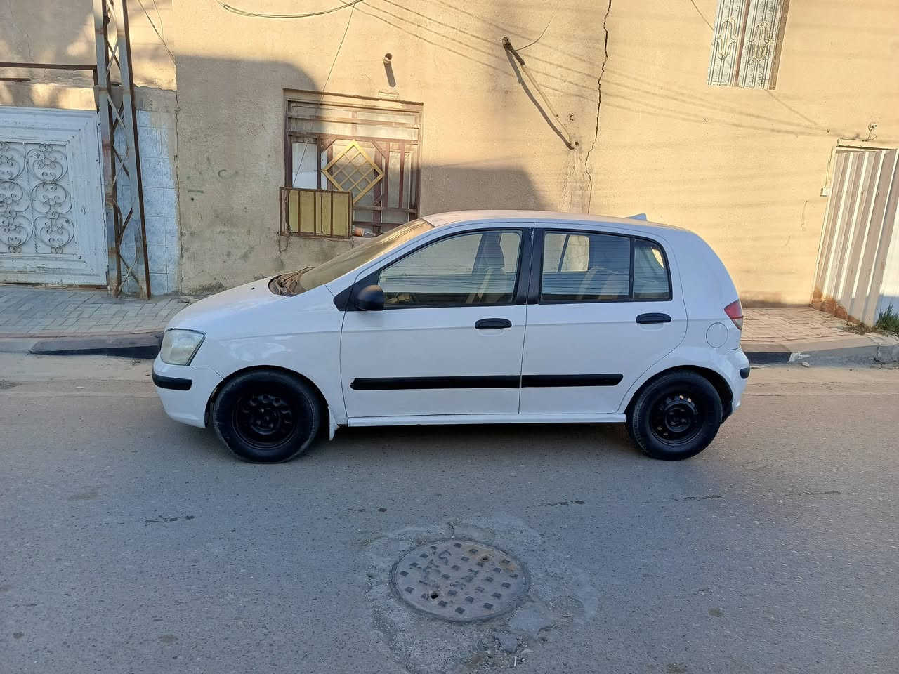 هونداي جيتز اوتوماتيك رقم بابل انكليزي سنوية جديده تحويل مباشر
موديل 2005 السعر 48 وبيها مجال بسيط مكان كربلاء
 للاتصال ***********
