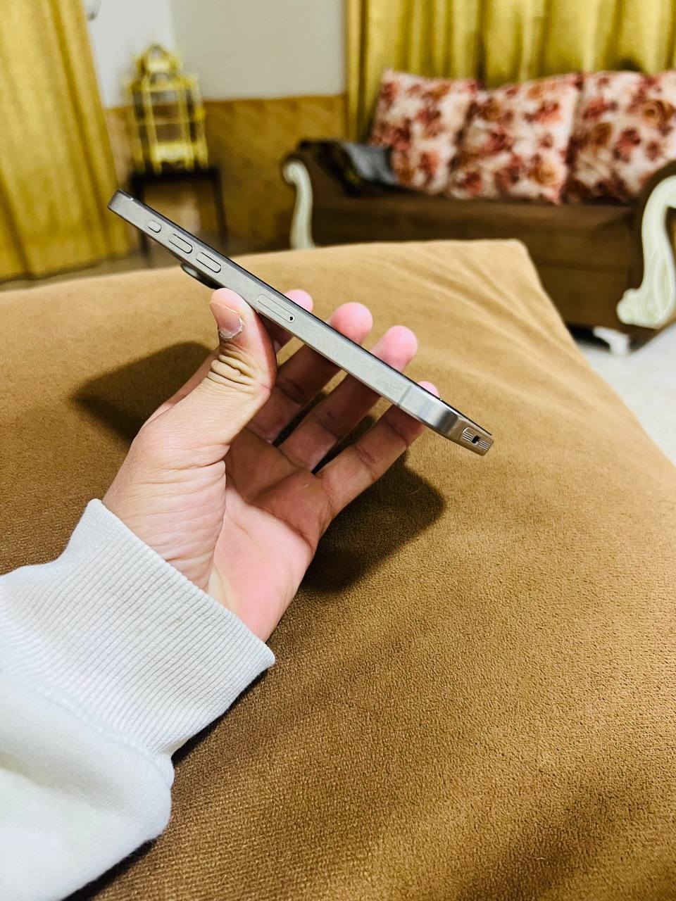 .
ايفون 15 برو ماكس 
ذاكره 256 باتري 90
 ZA  دبل خط 
مبدل شاشه عاديه 
نضيف حيل  سعر 650 يرهم مراوس بأيفون 
***********
***********
