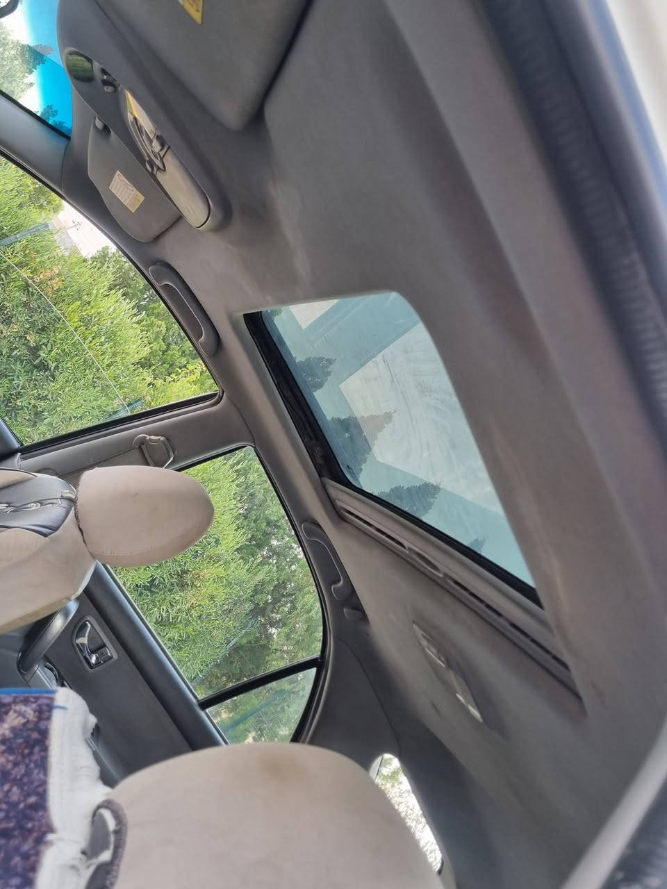 للبيع سورنتو موديل ٢٠٠٦ محرك V6سعر ٨٢ ورقة
سياره بي شبرين صبغ و مكانات بارد بدون دواخل شرط 
محرك گير و تبريد شرط مواصفات سلايد و دبل اكسل و بعد هواي مواصفات 
مكان اربيل 
***********
