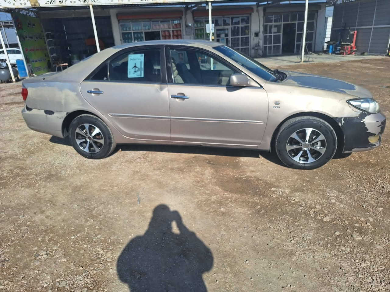 لبيع كامري خليجي موديل ٢٠٠٦ مكينه لفين وربعميه لسعر ٨٥ وبيهه مجال مكان لسياره  الخالديه *********** مكلف بل نشر
