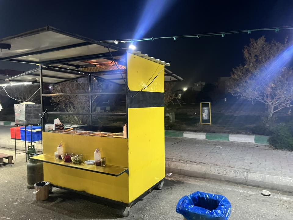 بۆ فڕۆشتن کۆشکی لفە سعری ١ملیۆن و٥٠٠هەزار  مەجالیشی تیایە بۆ پەوەندی کردن تەلەفوون بۆ ئەم. ژمارەیە بکەن
***********
