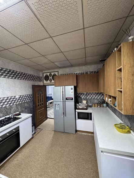 بيت للبيع زراعي سند 25 الموقع ابو خستاوي شارع الغسل  المساحة بلسند 100 م 
يحتوي على مطبخ وصالة وغرفة طايق ارضي وغرفة طابق 2 كبيرة 

السعر 68 وبي مجال 
***********
