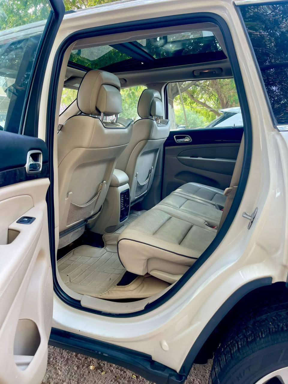 اللهم صلِّ على محمد وآل محمد
للبيع جيب 2013وارد امريكي كلين بدون ضرر او حادث فول مواصفات بانوراما شاشه حساسات خلفيه كامره مكينه سته سلندر السياره ما ناقصهه برغي مال جناي العنوان جبله الشراي يتصل ويتدلل ***********
