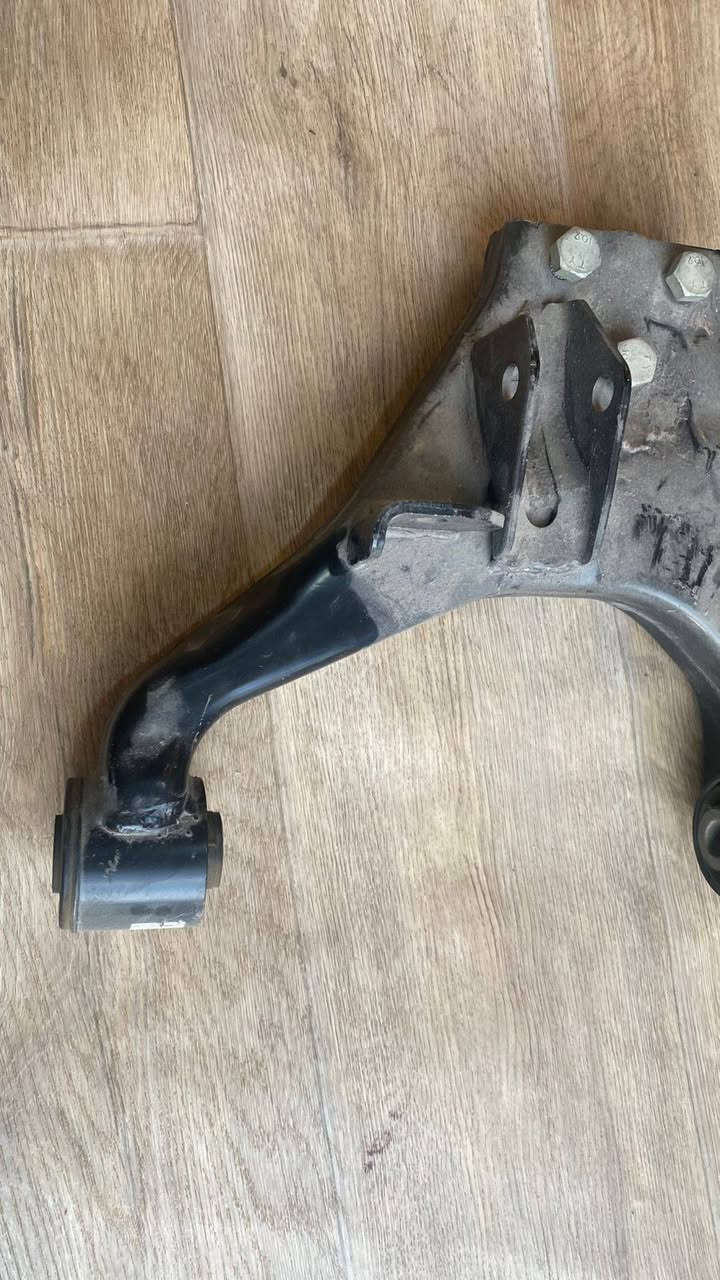 السلام وعليكم اخوان عندي طبله سورنتو جديده للبيع جهة اليمين أسفل جديده ترهم من موديل 4 إلى موديل 2009 جديده غير مستخدم باكيت مكانه البصره ***********
