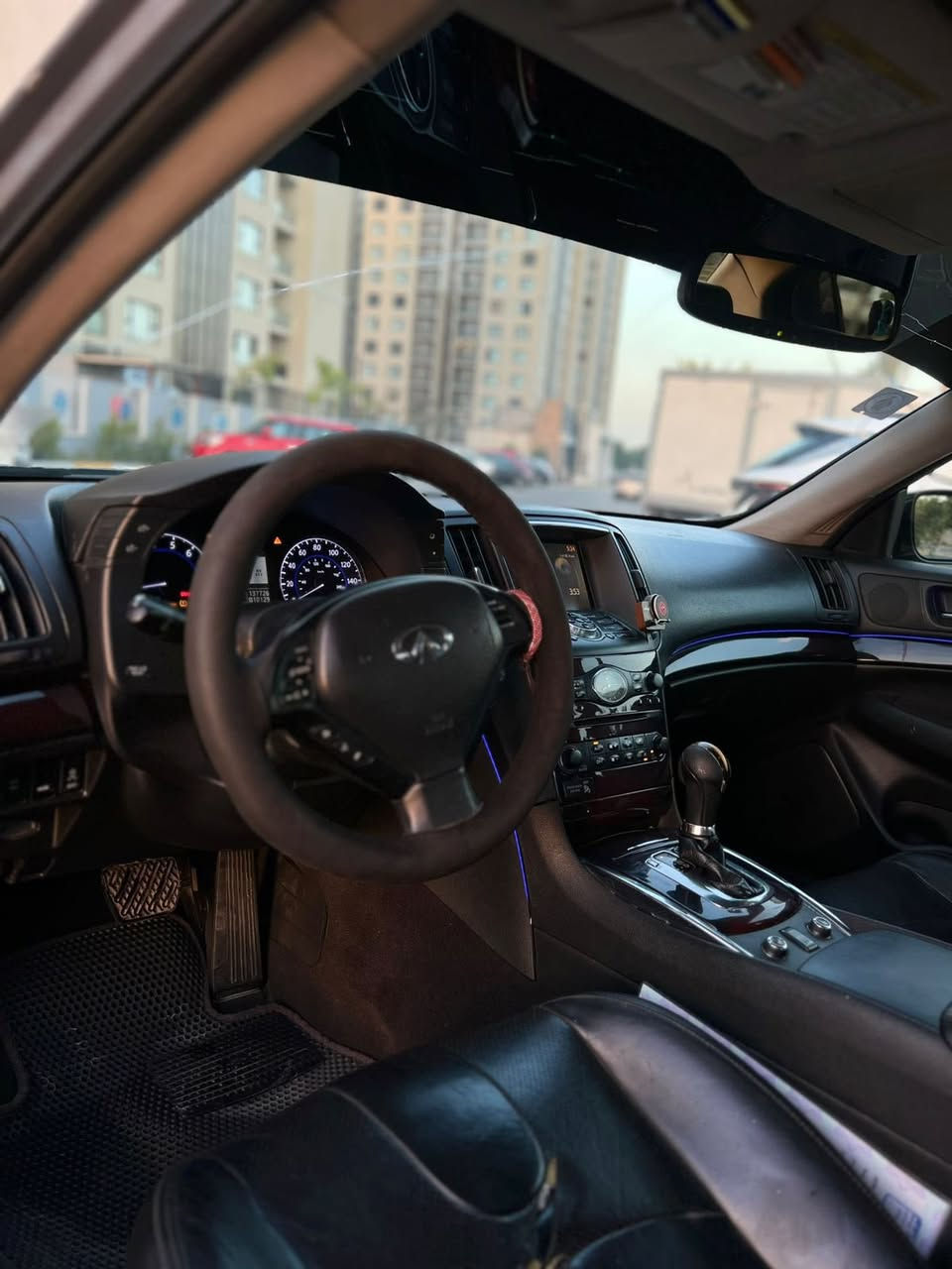 انفنتي موديل 2013  السياره سنويه جديده ارقام أمريكيه السياره بيها طخات ابيع شبه حزام المكينه والكير كفاله السيارة  الاستفسار *********** السعر 103$
