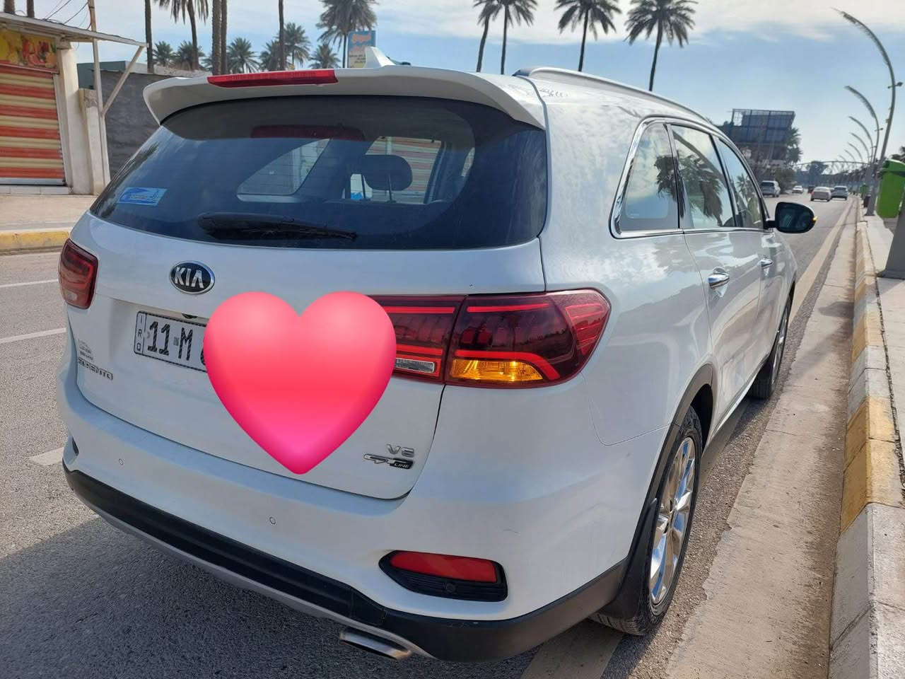 السلام عليكم 

سورنتو 2019 خليجي جي تي لاين فول مواصفات وبسعر 2016

رقم بغداد 

ماشية 74 ألف كيلو قابل للزيادة 
مكينة وگير مكفولات 

المواصفات :-

- كامرات 360
- ⁠فول تحكمات ستيرن 
- ⁠بنوراما
- ⁠لايتات فول LED
- ⁠تبريد 3قطع 
- ⁠شاشة كبيرة 
- ⁠كشنات جلد مع تحكمات كهرباء كراسي كهرباء
- ⁠حساسات امامي خلفي 
- ⁠سايد بريك دگمة +أوتو هولد
- ⁠فور ويل
- ⁠بردات بلادية 
- صندوق كهرباء

بيها شبر ونص صبغ بالصندوق يم الرقم 
وشبر بالبنيد من جهة الصدر 
ويوجد رصعات 2 على وضعها ما معدلة لكن السيارة جديدة جداً 

السعر ٢٤٠ وبيها مجال 

للأستفسار 
*********** بلاد, صلاح الدين
