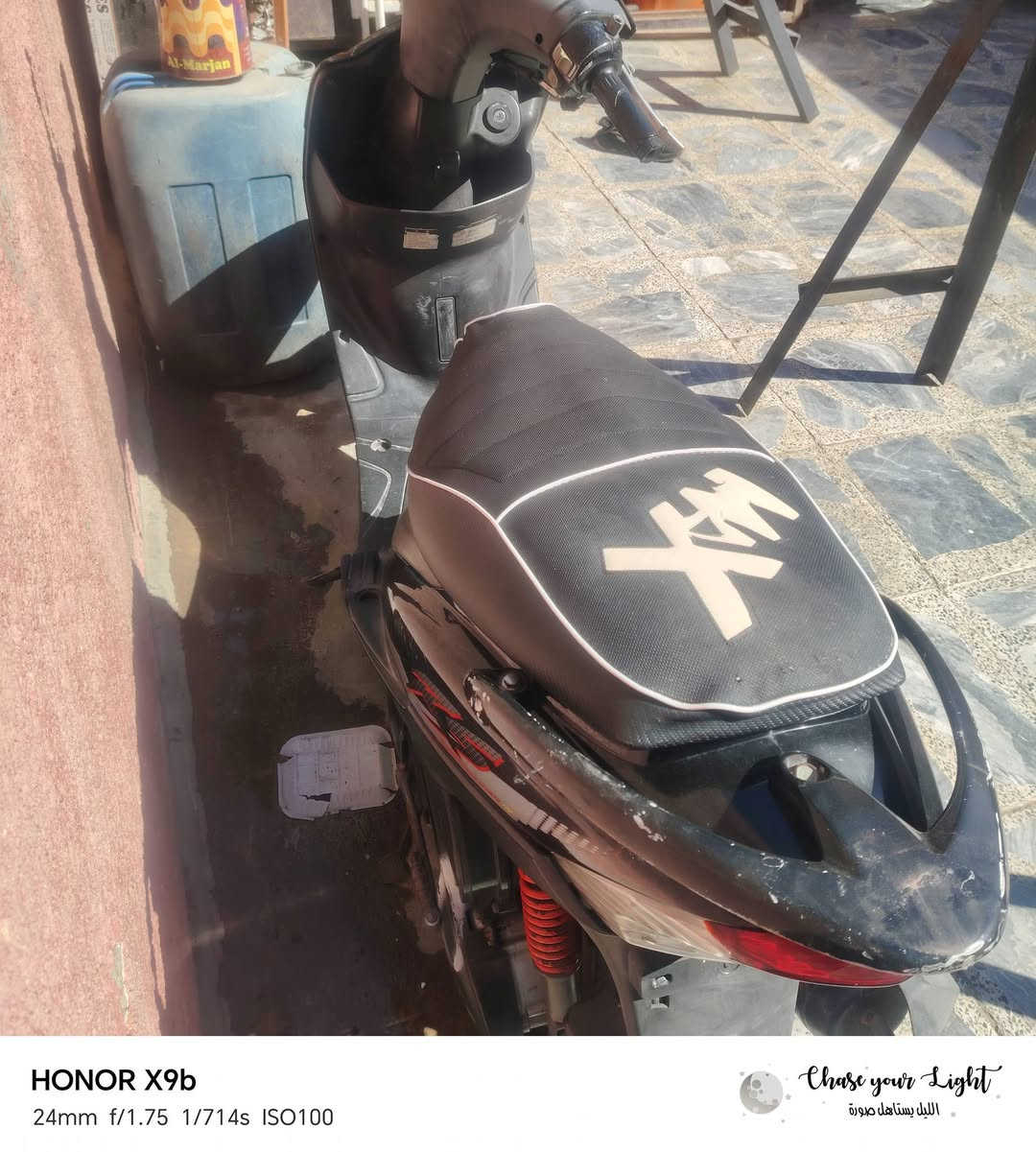 السلام عليكم دراجه ماكس لبيع دراجه قبل 3 تشهر مزلهه رمبه مكينه جديده كفراهته بلاديه السعر 700 وبي مجال لاستفسار ***********
