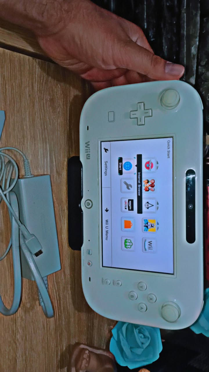 سلام عليكم Nintendo Wii U GamePad  وحدة التحكم الرئيسية لجهاز ألعاب الفيديو Wii U مع شاحنة الاصلية وقاعدة الشحن شرط الشغل ريجن PAL اوربية  سعر ٨٠ الف


**إذا كنت صاحب هذا الإعلان وتريد حذفه لأي سبب، رجاءا أرسل رسالة إلى الدعم الفني**