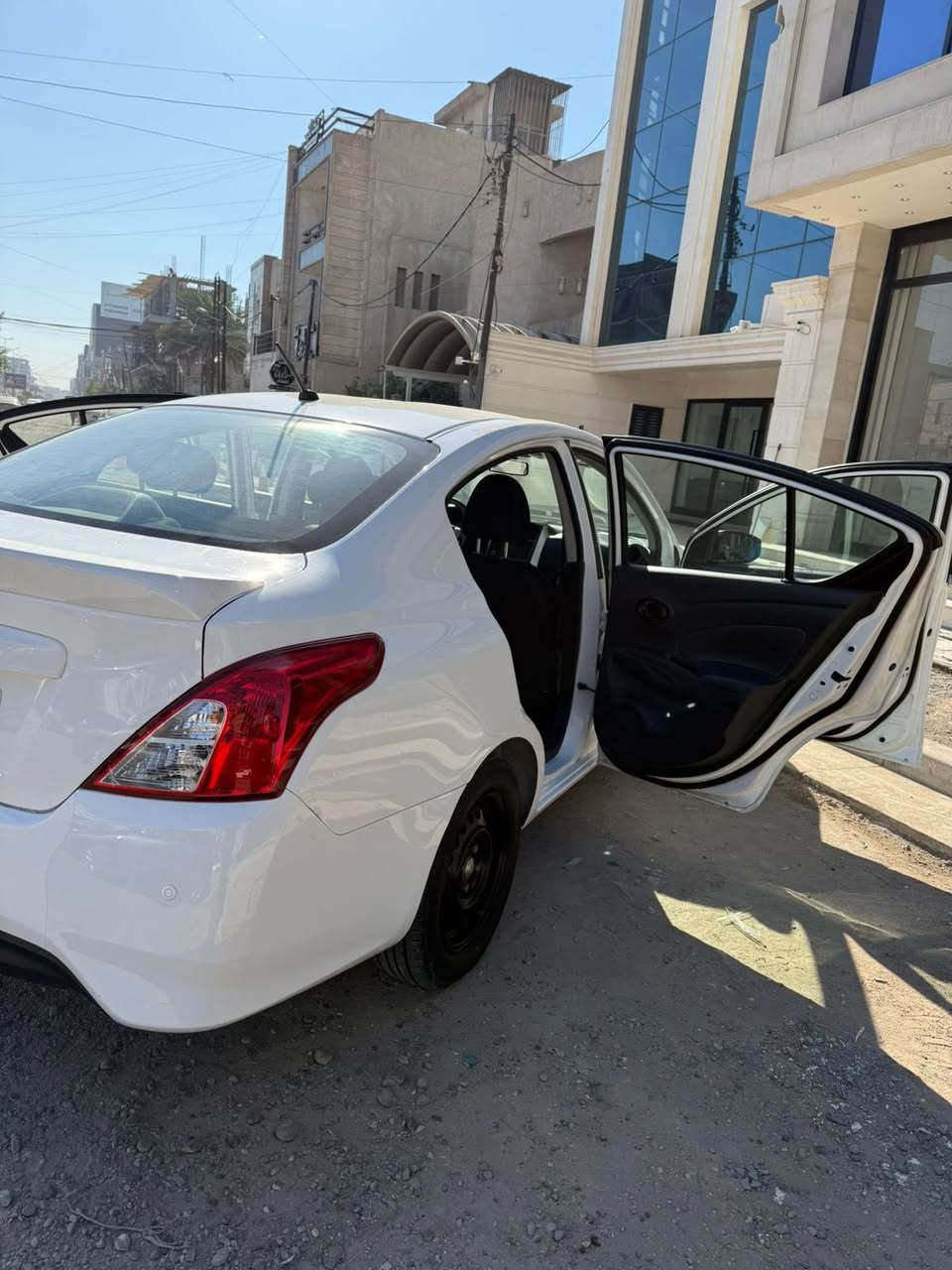 سني موديل 2023 نظيفة جدا استخدام شركة بيها تبديل  باب خلفي ايمن نفس اللون شركة …. السعر 108 ورقة للمعلومات  ***********
