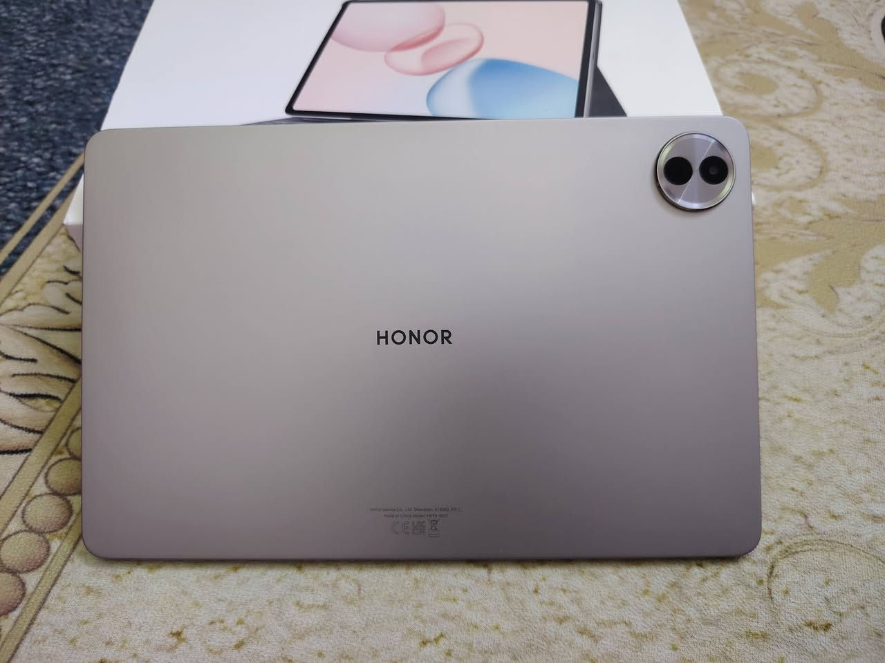 سلام عليكم 
ايباد هونر باد 10 شاشة ورقية
الجهاز جديد اشتريتة من الوكالة استعمال شهر واحد محوياتة كاملة والجهاز مواصفاتة معروفة 
السعر 400 الف وتوصيل متوفر مكاني كوت 
سبب البيع محتاج فلوس
للاستفسار راسلني خاص 
***********
