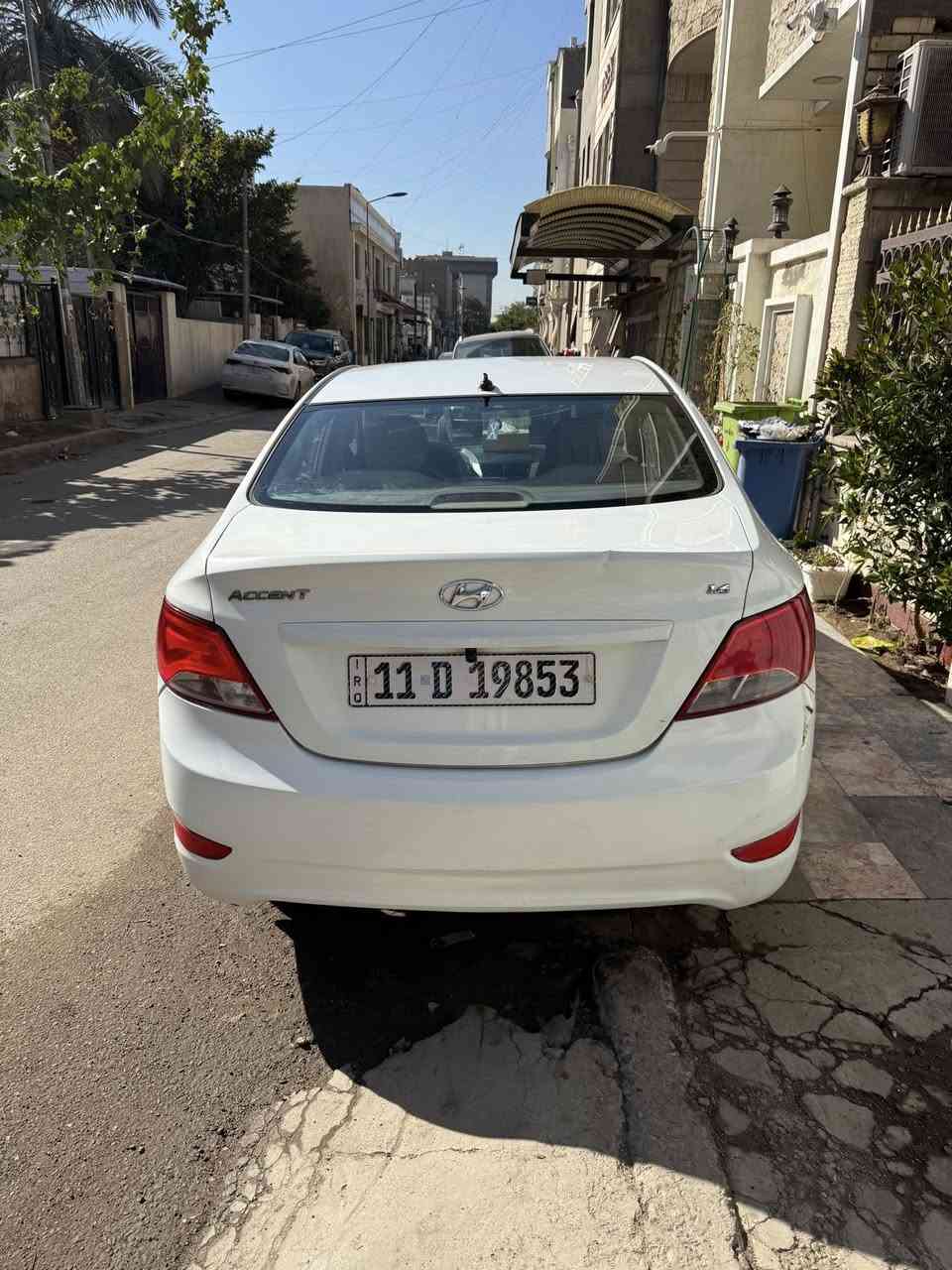 للبيع هونداي أكسنت 2016 خليجي 
فتحة سقف 
رقم بغداد الدولي الجديد 
محرك 1600 مكفوول 
صدر نظيف جداً 
تخم تاير نظيف  
تبريد ممتاز 
تدفئه ممتازه 
داخل نظيف جداً دوشمة كشنات
تحكم ستيرن 
سياره جاهزه ونظيفه مابيه كل نقص ابد

السعر 98 ورقه وبيه مجال بسيط 
مكاني كرادة مريم 
للاستفار اكثر ***********
