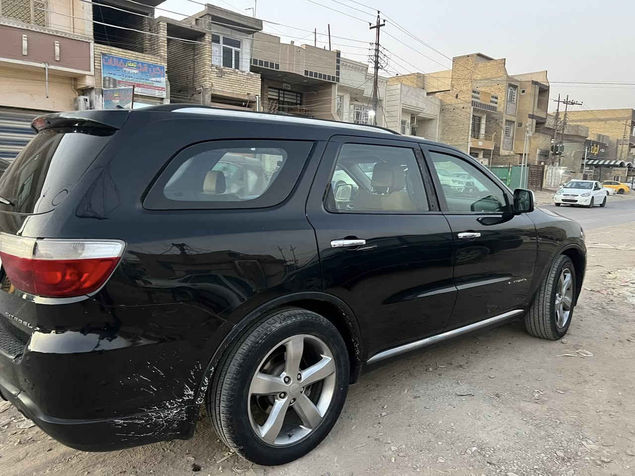 السلام عليكم للبيع دورنكو موديل 2013 محرك 8سلندر سياره ملكي فول مواصفات 1/1 بنو راما كل المواصفات بيها 
رقم بغداد بسمي مكاني بغداد السيديه 
للاتصال ***********
