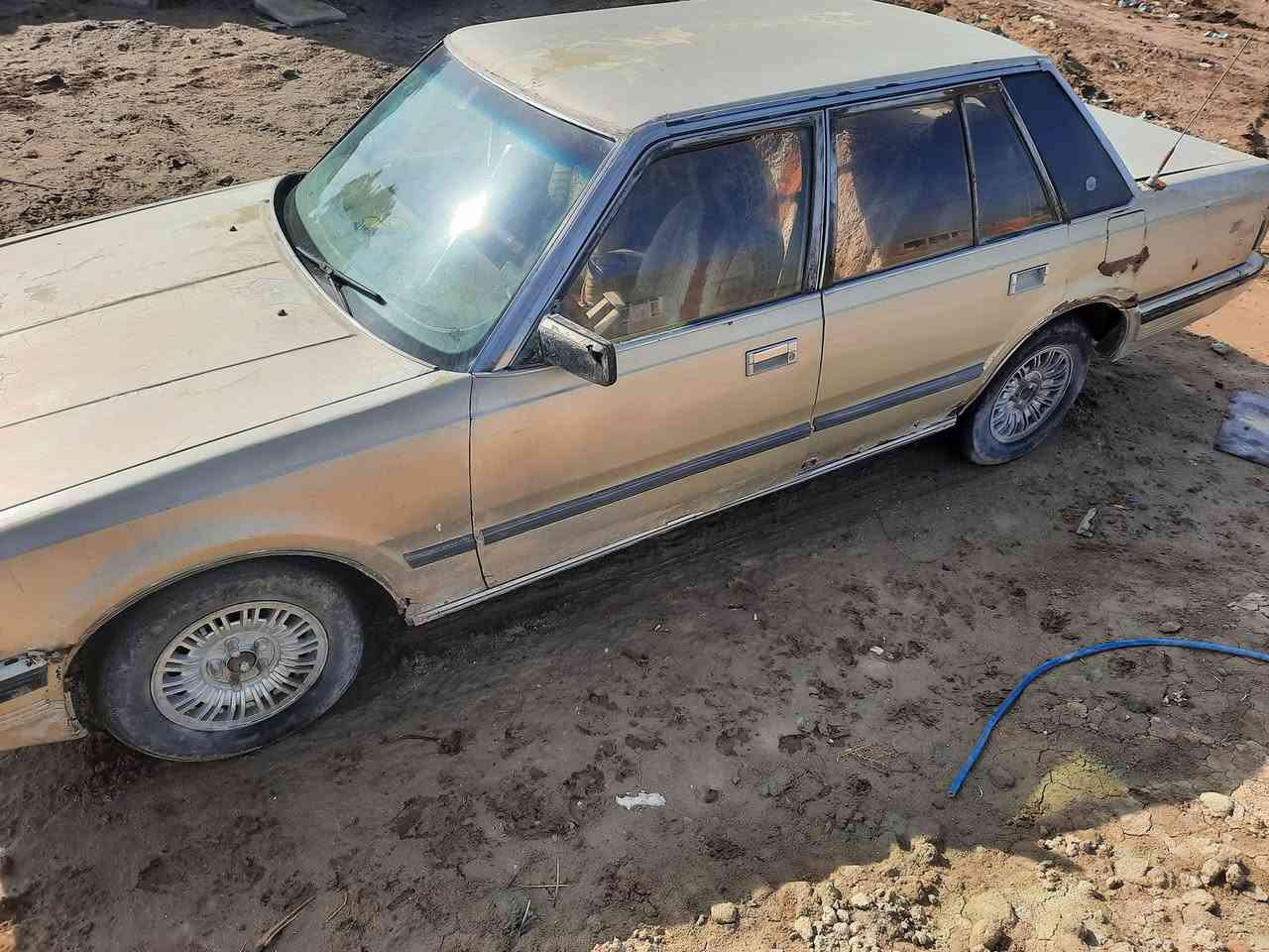 مكلف بالنشر. عدم التواصل خاص
 للبيع 
سياره سوبر موديل 84رقم واسط 
السيارة بأسمي المكان الناصريه 
البطحاء للتواصل ***********
السيارة شغالة وتمشي 
الگير يرجع نمره فقط
السعر 15
