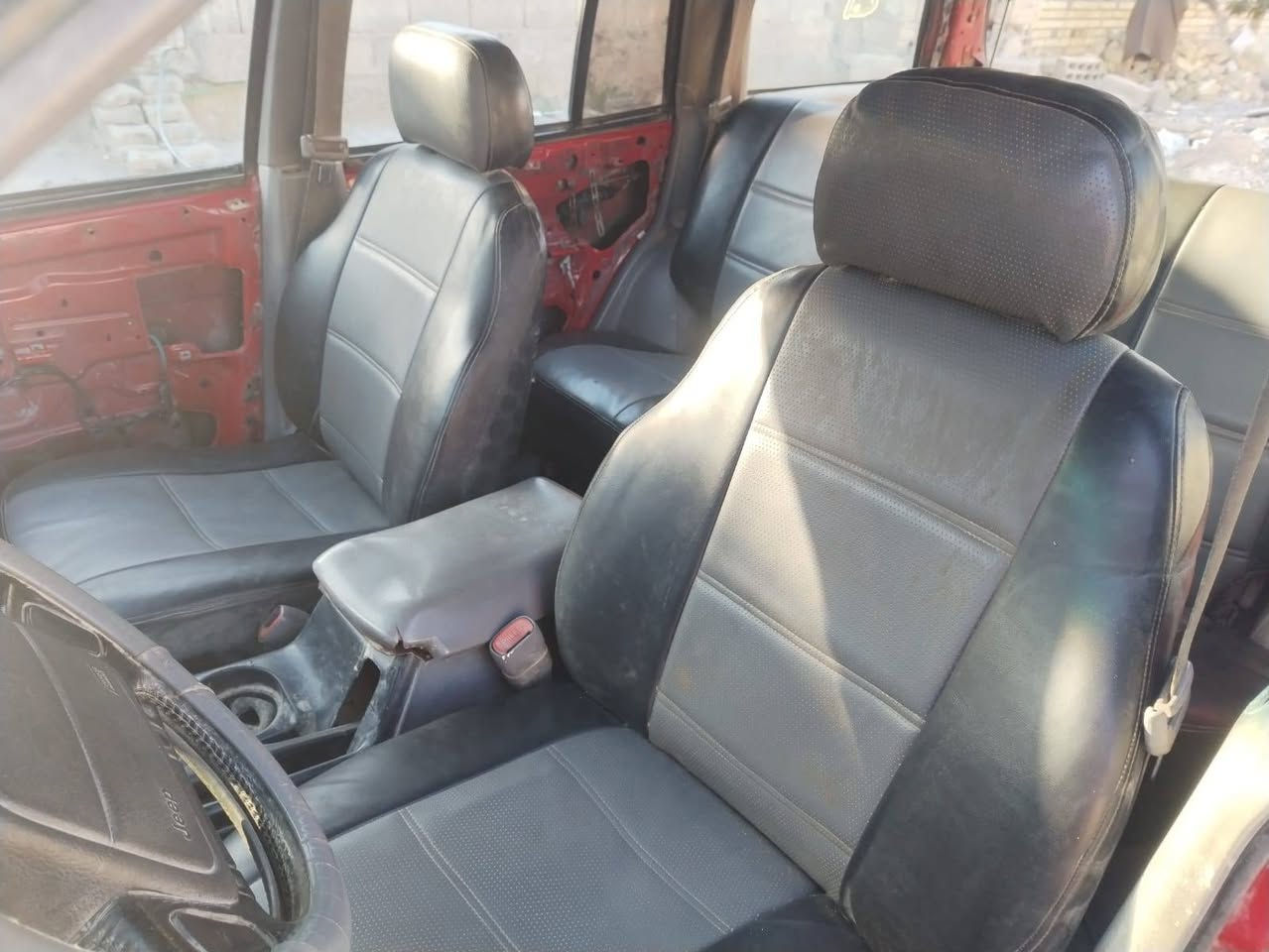 جيب كراند ٩٣ سنويه ٢٩ نواقص بطاين وفلنجات يتبدلن ***********
