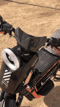 للبيع 
فول موصفات ضمانة اسبوع بعد البيع 
طياره ارضيه F15
بطاريه ليثيوم 72V
سرعه 99 الحقيقي65
شلعه ومعدا قوي فولل 
تقطع مسافه 65￼￼￼￼￼كيلومتر حقيقي 
من شركه Korea mr
للستفسار واتساب 
***********
مكاني كركوك وتوصيلها اكل المحافضات موجود 
سعرها مليوم و150الف //1,150,000الفً
