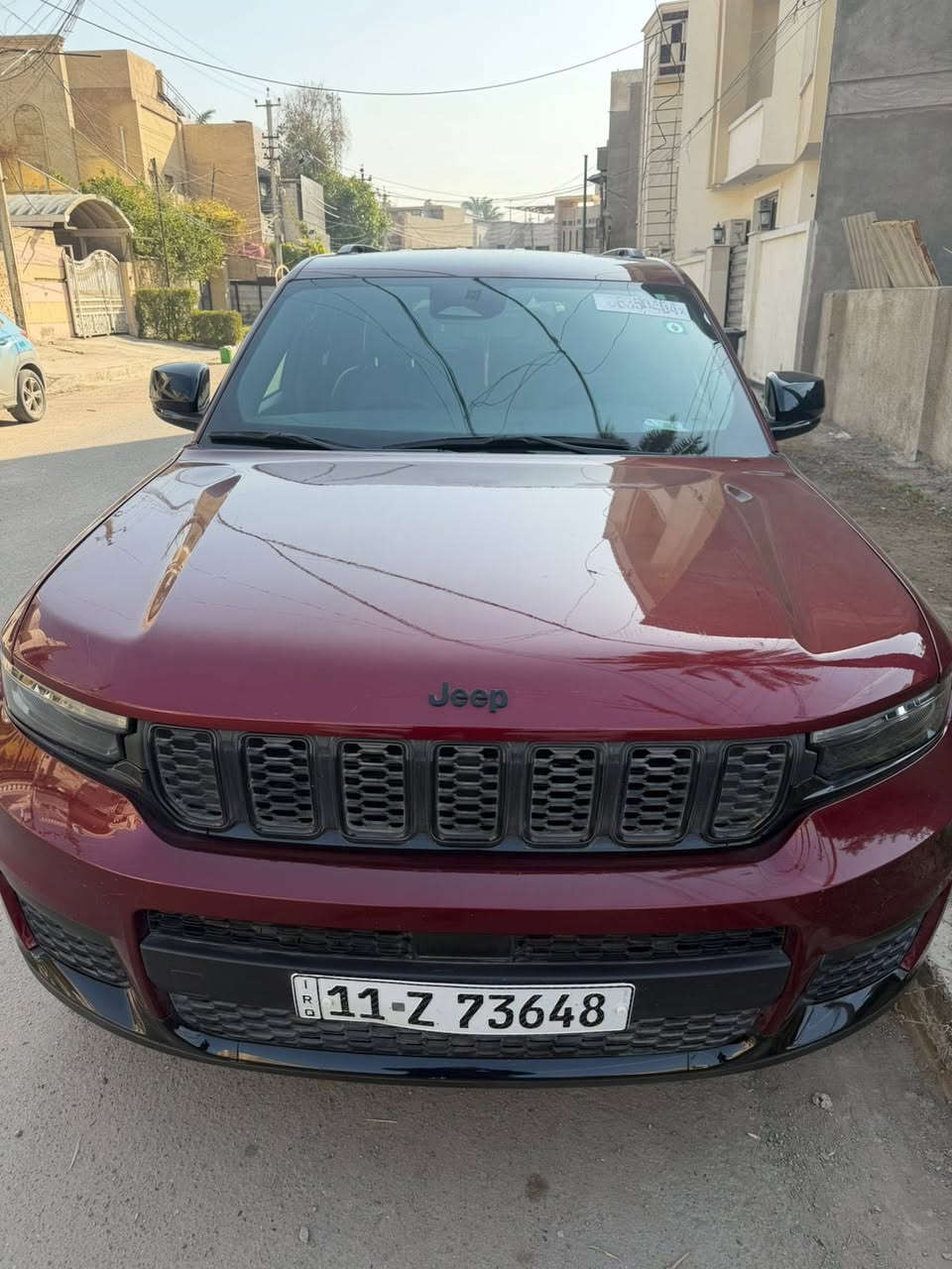 جيب كراند شيروكي بلاك ادشن .
الموديل :2023 . (امريكي )  
المحرك : 293hp . V6. 3.6L . 
 رقم بغداد بأسمي تحويل مباشر  
ماشية :63الف mi وقابل للزيادة 
مكان السيارة بغداد 
السيارة  بدون ايرباك  
المواصفات :
* 5 راكب .
* دفع رباعي 4x4 . 
* رادار امامي خلفي مع مانع تصادم . 
* تحذير الخروج عن المسار . 
* تحذير النقطة عمياء  .
* نظام تحذير عند التقاطعات. 
* شاحن موبايل وايرلس. 
* ويل قياس 20 انج .. 
* لوحة القيادة بقياس 12 أنچ. 
* كير شفتر بالستيرن . 
* كاميرا خلفية. 
*شاشة كبيرة 10.1 أنج
* المصابيح الأمامية زنون .
* كشافات الضباب زنون . 
* دخول ذكي. 
* تشغيل عن بعد .
* الصندوق الخلفيي كهربائي .
* فرش المقصورة الداخلية من الجلد 
* مقعد السائق كهربائي .
* المقاعد الأمامية تدفئة .
* حساسات خلفية . 
* مكيف خلفي . 
* تدفئة مقود القيادة . 
* مانع تصادم خلفي .
* بلوتوث تلفون . 
* محدد سرعة . 
* نظام التشغيل والإطفاء الاوتوماتيكي .
 31000$السعر :    
 *********** الاتصال :
