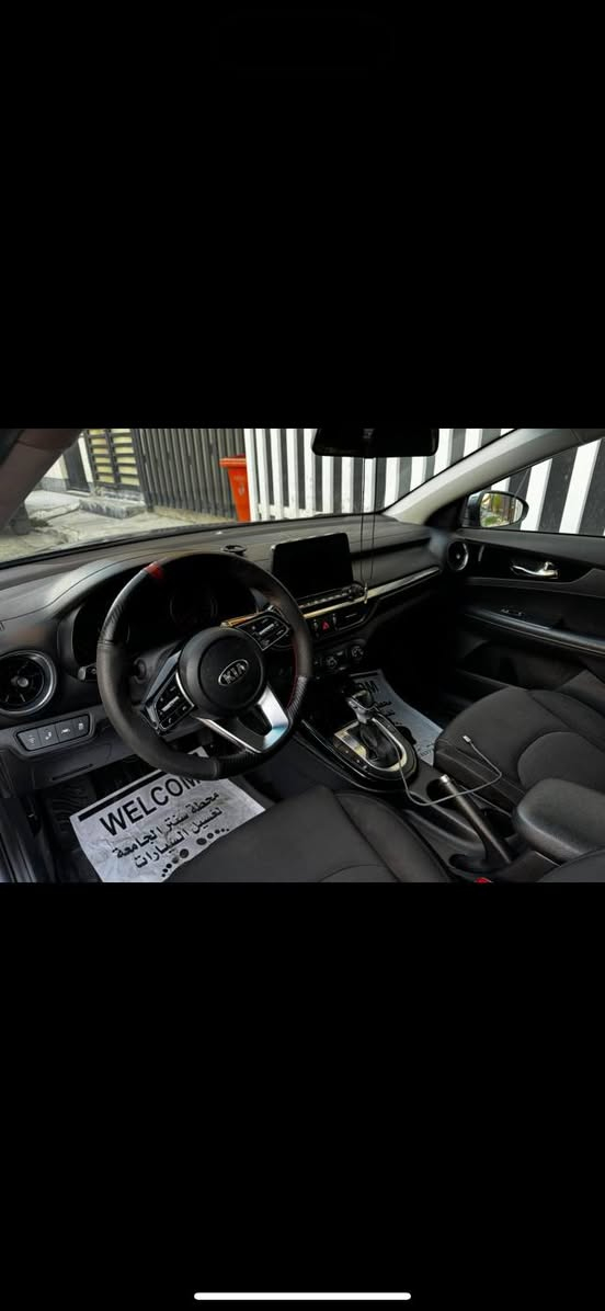 السلام عليكم
كيا فورتي 2019
وارد كندي
السياره نص مواصفات مو (عميه) 
قطعتين تبريد 
كشنات تدفئه
ستيرن تدفئه 
3انظمة قياده
شاشه كار بلي 
محرك 2000 دوش
تخم تايرات جديد باتري جديد
السياره خير من الله 
رقم شمالي بأسمي تحويل ثاني يوم
حادث السياره (باب السايق فقط) 
بسيط جداً بدون ايرباك
وبيها طخه بسيطه موضحه بالصور  
السياره ماشيه 135 الف km حقيقي
السياره معروضه ب 135 وبيه مجال
للتواصل ***********
العنوان بغداد السيديه
