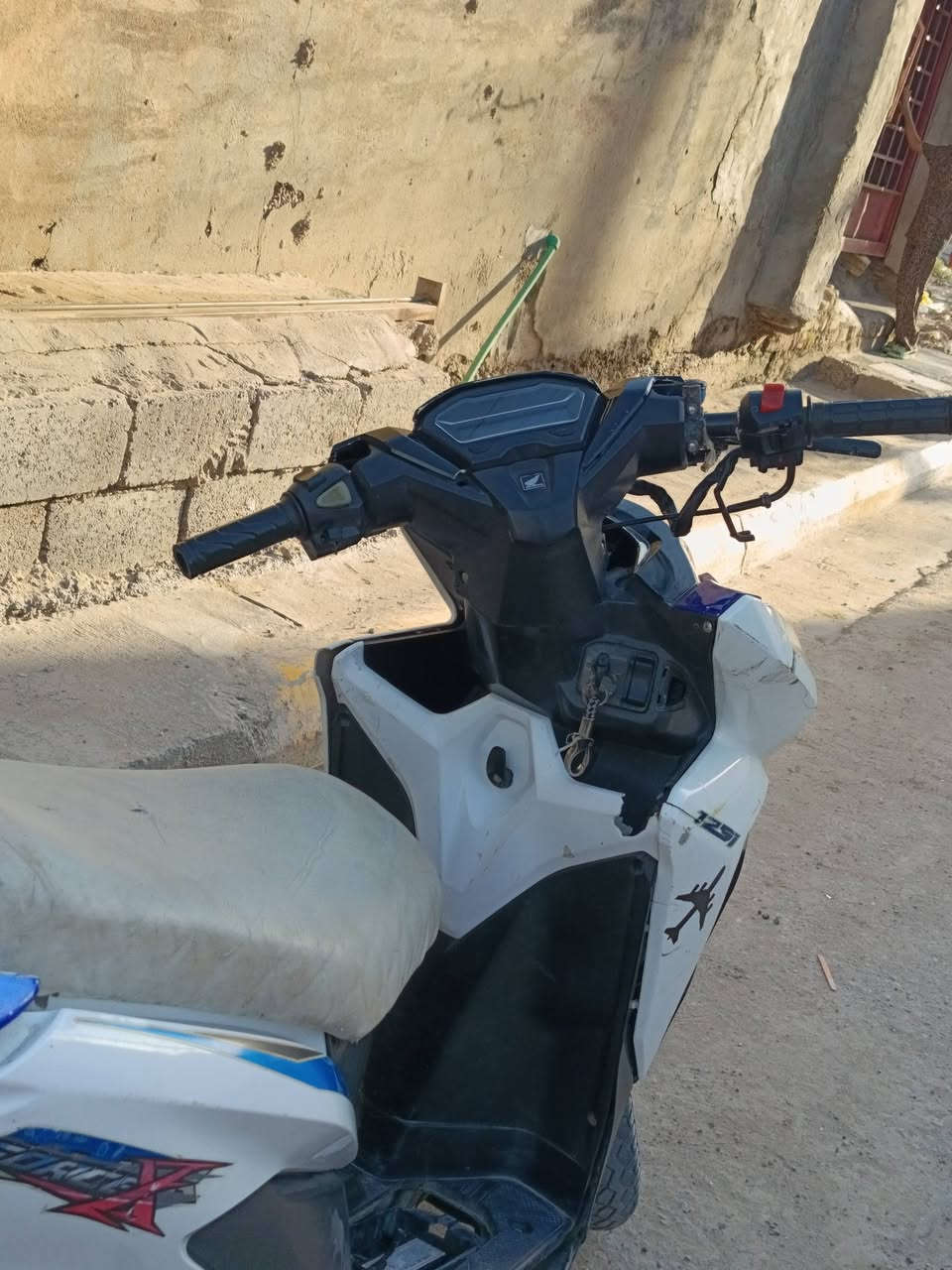 دراجه GTS ‏‪***********‬‏
موديل 2024
نضيفه بس كفرات شويه بيهن كسور
كلها شغاله 
نقص واير بريك 
سعرها ٢٧٥
مكاني فلوجه
