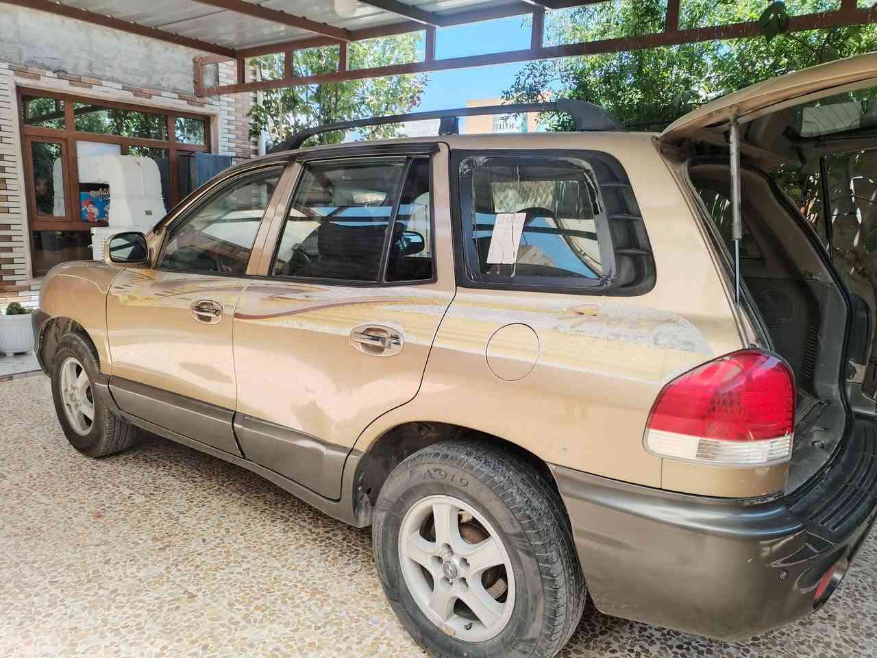 للبيع فقط
سنتافي 2001
سنويه ورقام جديد بسمي
كير محرك بشرط جديد
محرك 6 سلندر 
تخم تايرات صدر امامي وخلفي جديد
تبريد ثلج بشرط
وتدفه شغال
كهرباياتها كلها شغاله جامات كهرب
تحكم مري
مثبت سرعه
شاشه
كاميرا
تخم ويل كبات
حتى السبير ويل كب 
جاهزة من كل نواحي
كلشي بسيارة شغال 
السيارة بيها بوند وجاملغات الامامي صبغ بخ فقط بدون دواخل مال تقحيل
والسيارة جاهزة ومال بيت ربع ما بيها مصرف
سعرها 78 وبيها مجال بصيط للشراي رقمي ***********
مكاني سهل نينوى برطلة
