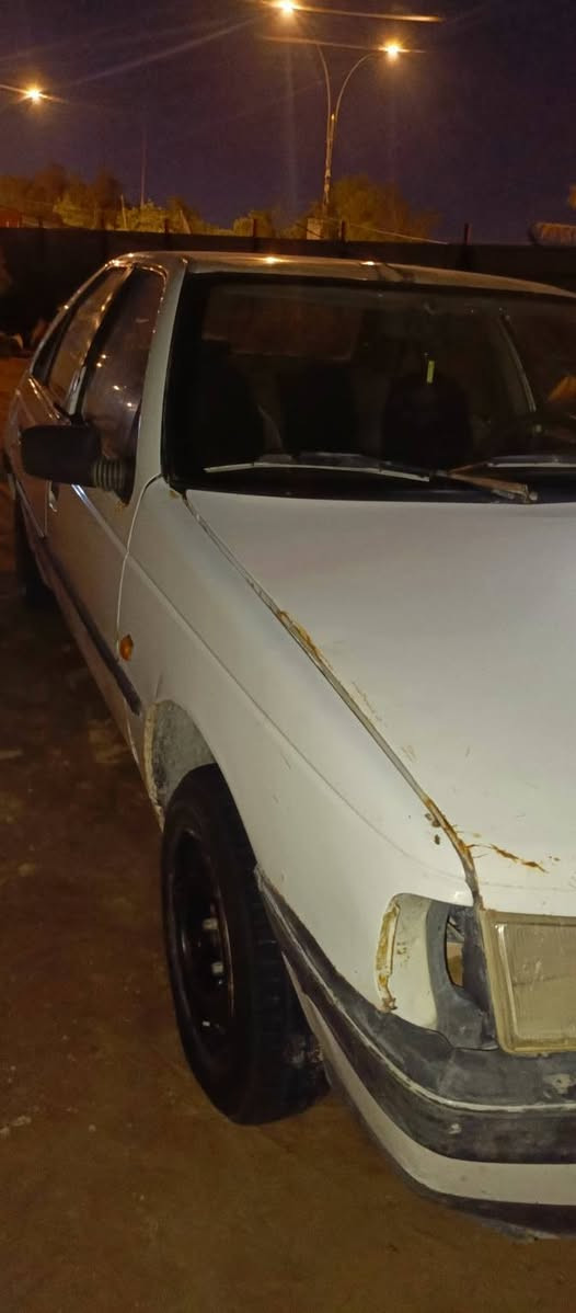 سلام عليكم بيجو 405 موديل 9  كير ومكينه ما بيهن شي وتبريد ما بي شي السعر  24 وبيها مجال مكاني نجف ***********
