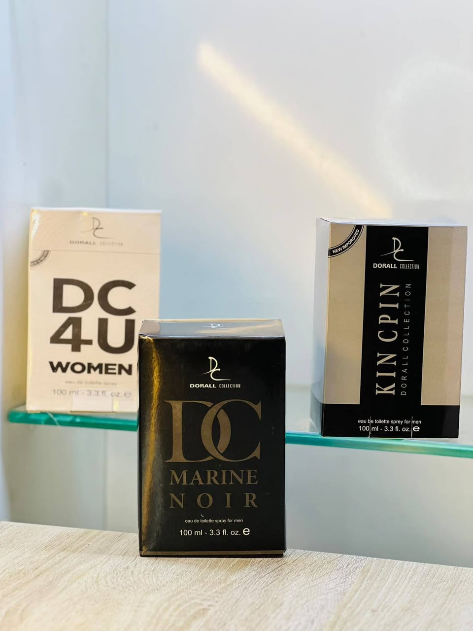 عطور كلها ماركات شباب بنات عشاق العطور 
والفخامة ثباتية وفوحان كلش قوي 
كل عطر وسعره بيهن بكجات أربع عطور وبيهن ثلاث عطور 
وبيهن ثنين عطور بكج كامل كل عطر موجوده تفاصيله جوه صوره توصيل موجود إلي يحب يتفضل خاص


**إذا كنت صاحب هذا الإعلان وتريد حذفه لأي سبب، رجاءا أرسل رسالة إلى الدعم الفني**